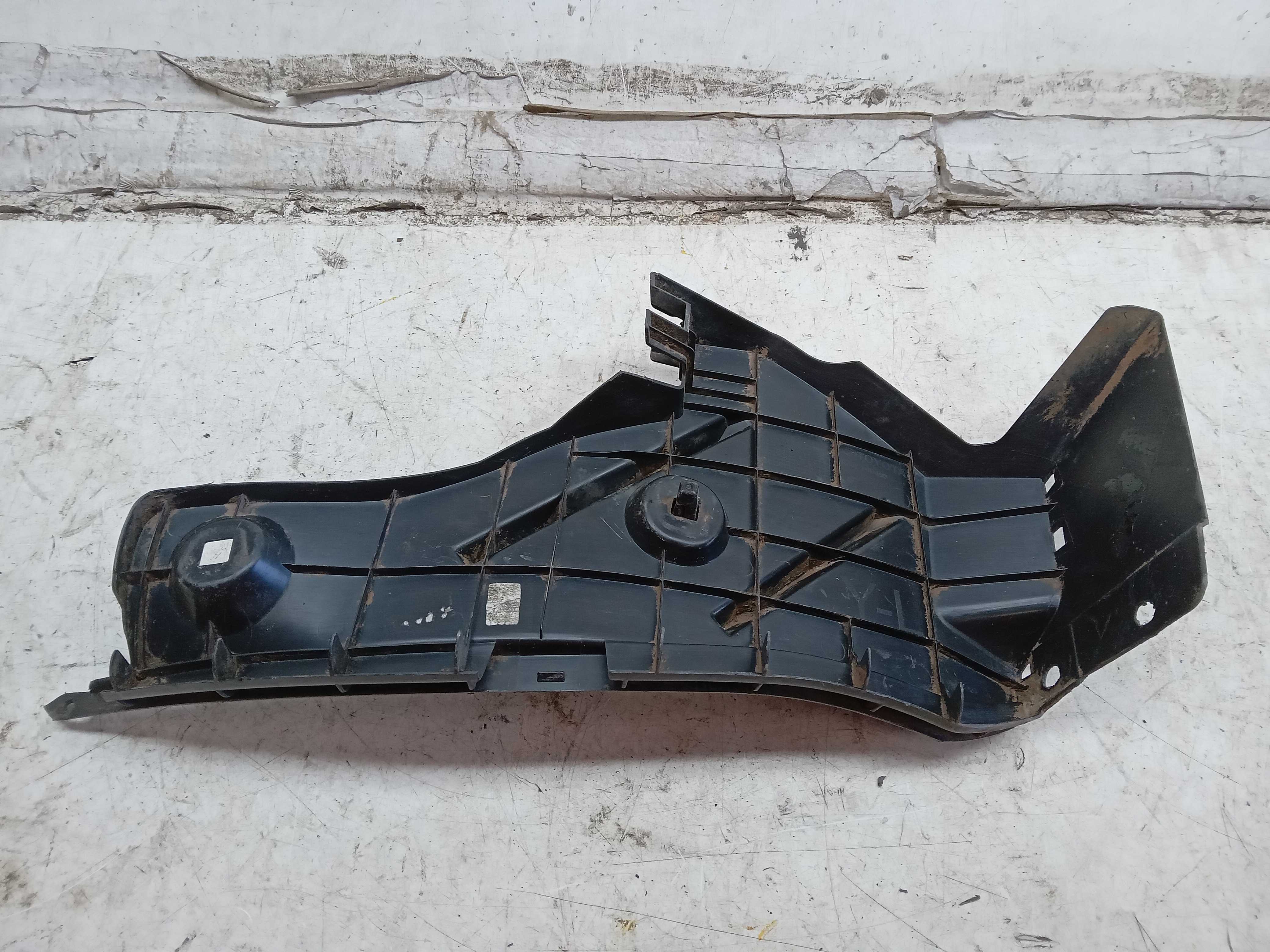Extensao Parabarro traseiro le toyota yaris 2015 2