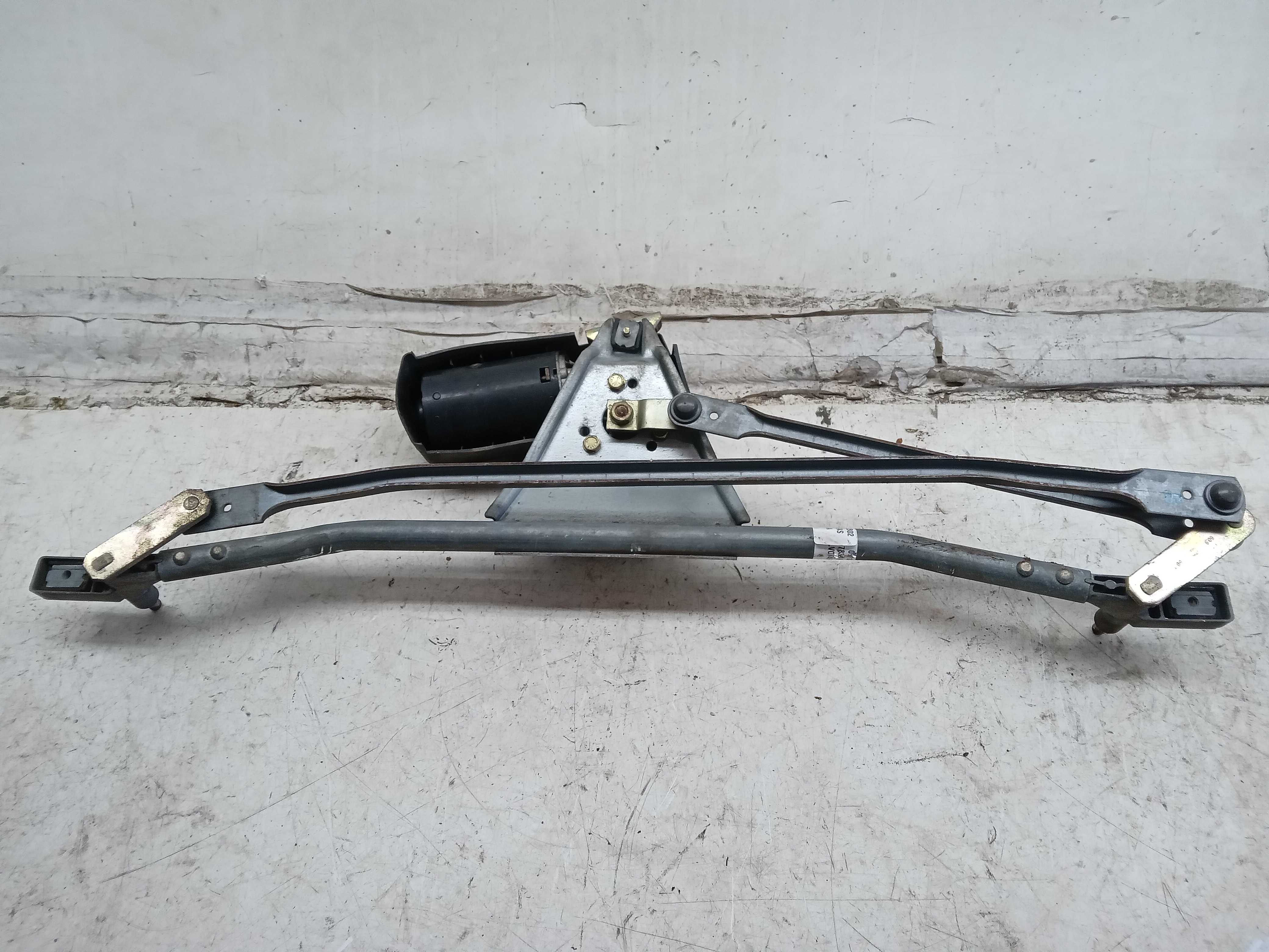 GALHADA LIMPADOR PARABRISA LE VOLVO 460 1995 2