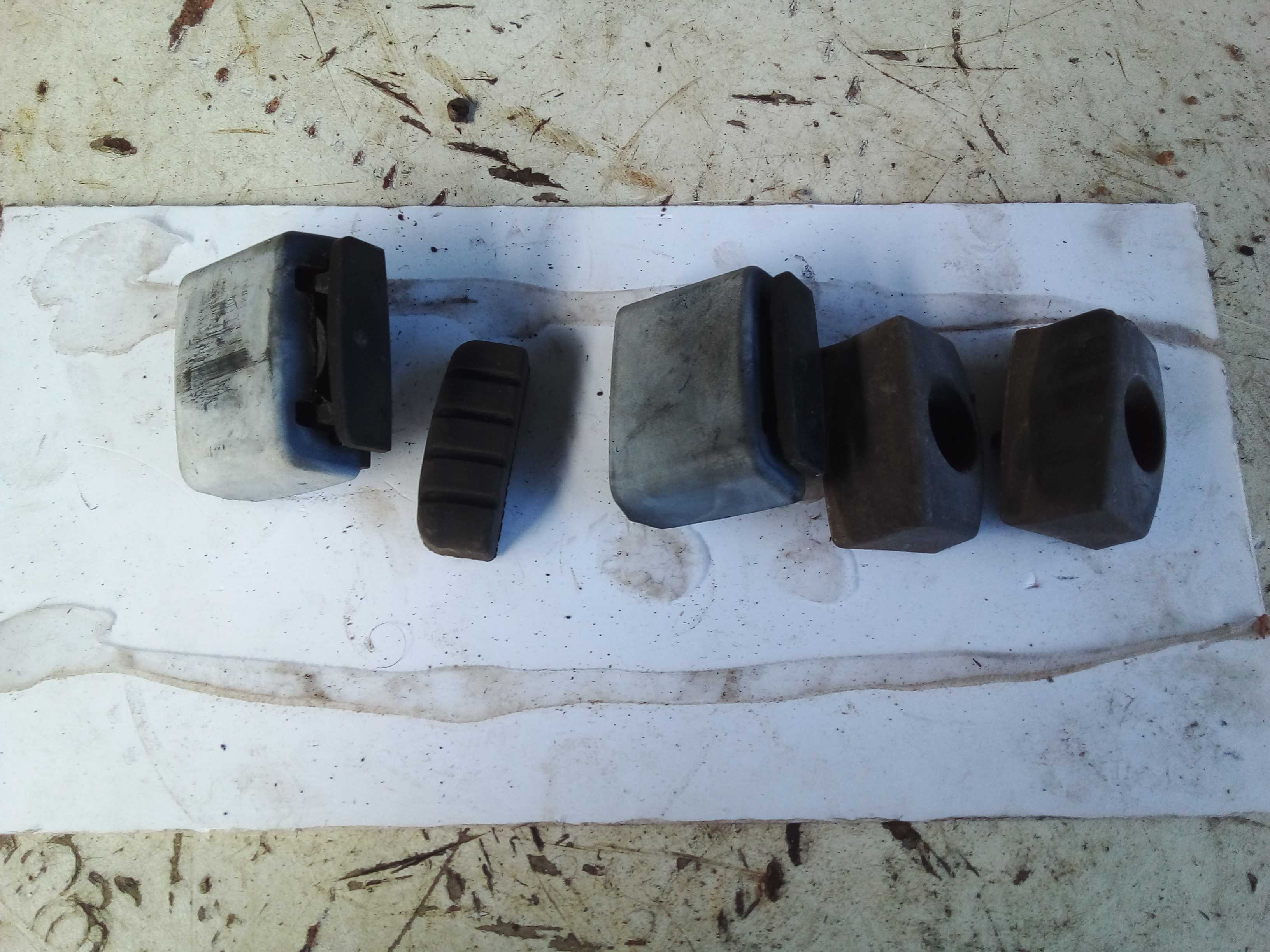 KIT BATENTES TAMPA TRASEIRA TIGUAN 2011 1