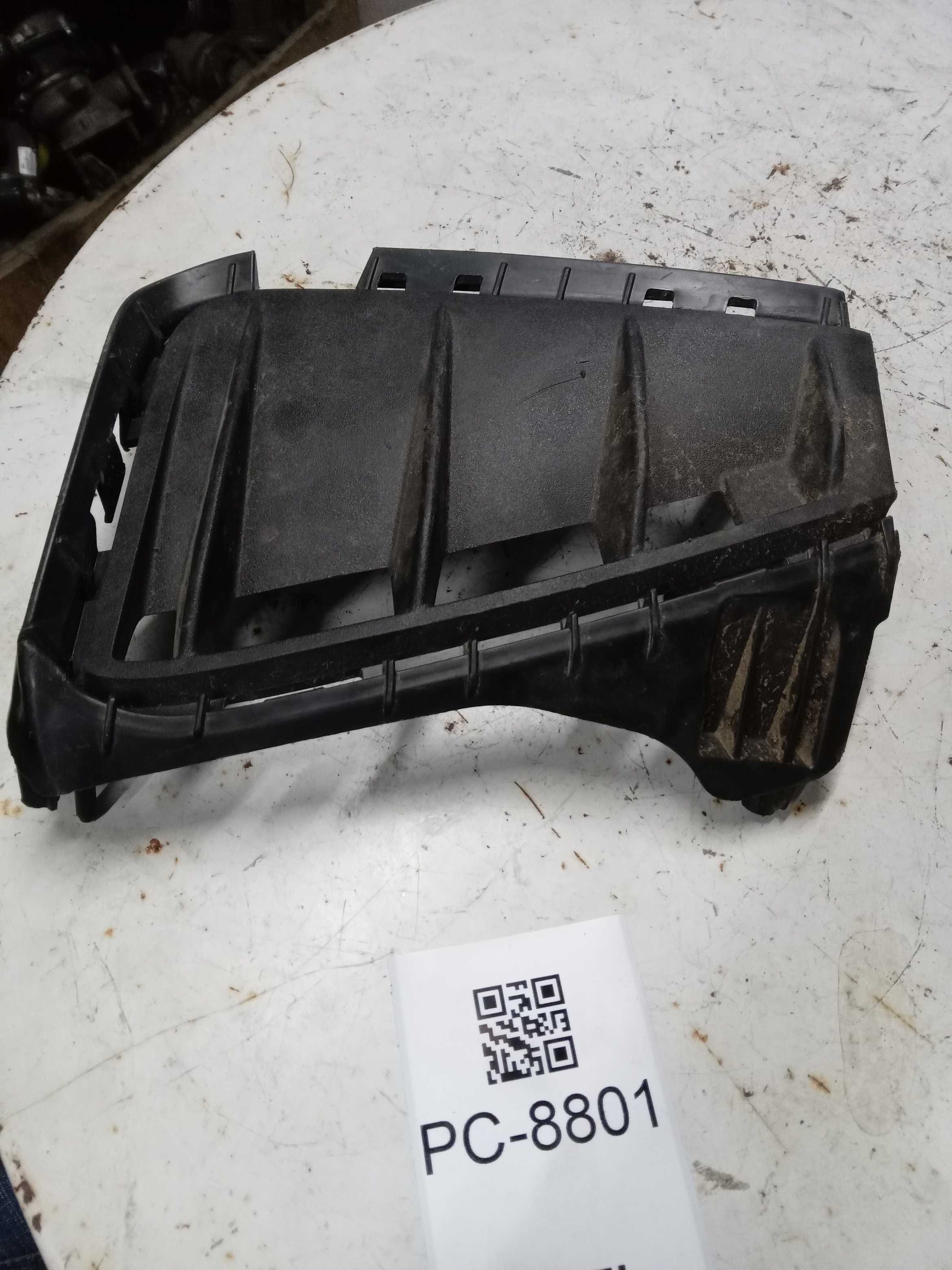 GRADE LADO ESQUERDO FAROL NEBLINA HYUNDAI HB20 2023 2