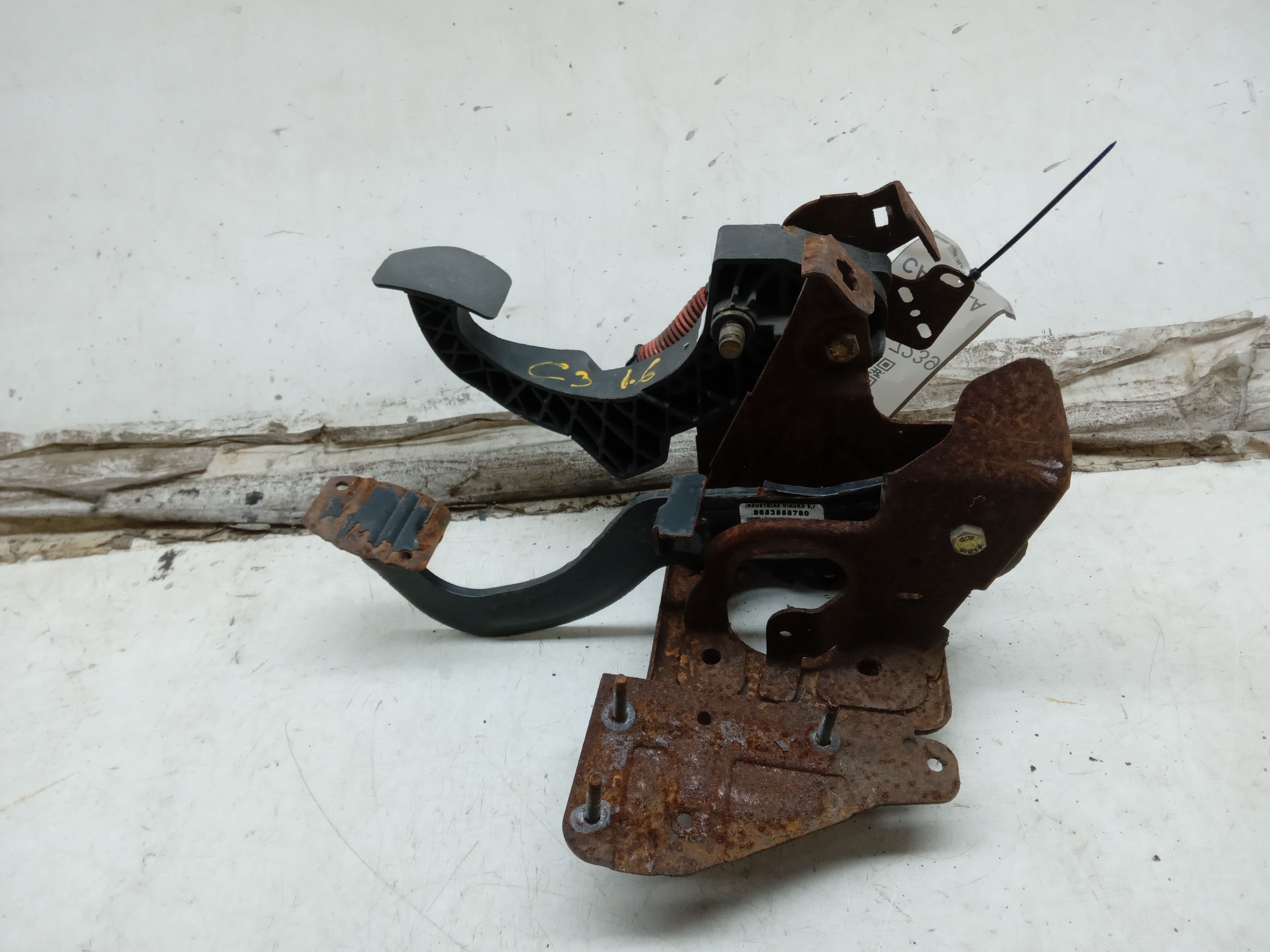 PEDALEIRA PEDAL FREIO E EMBREAGEM CITROEN C3 2007 2
