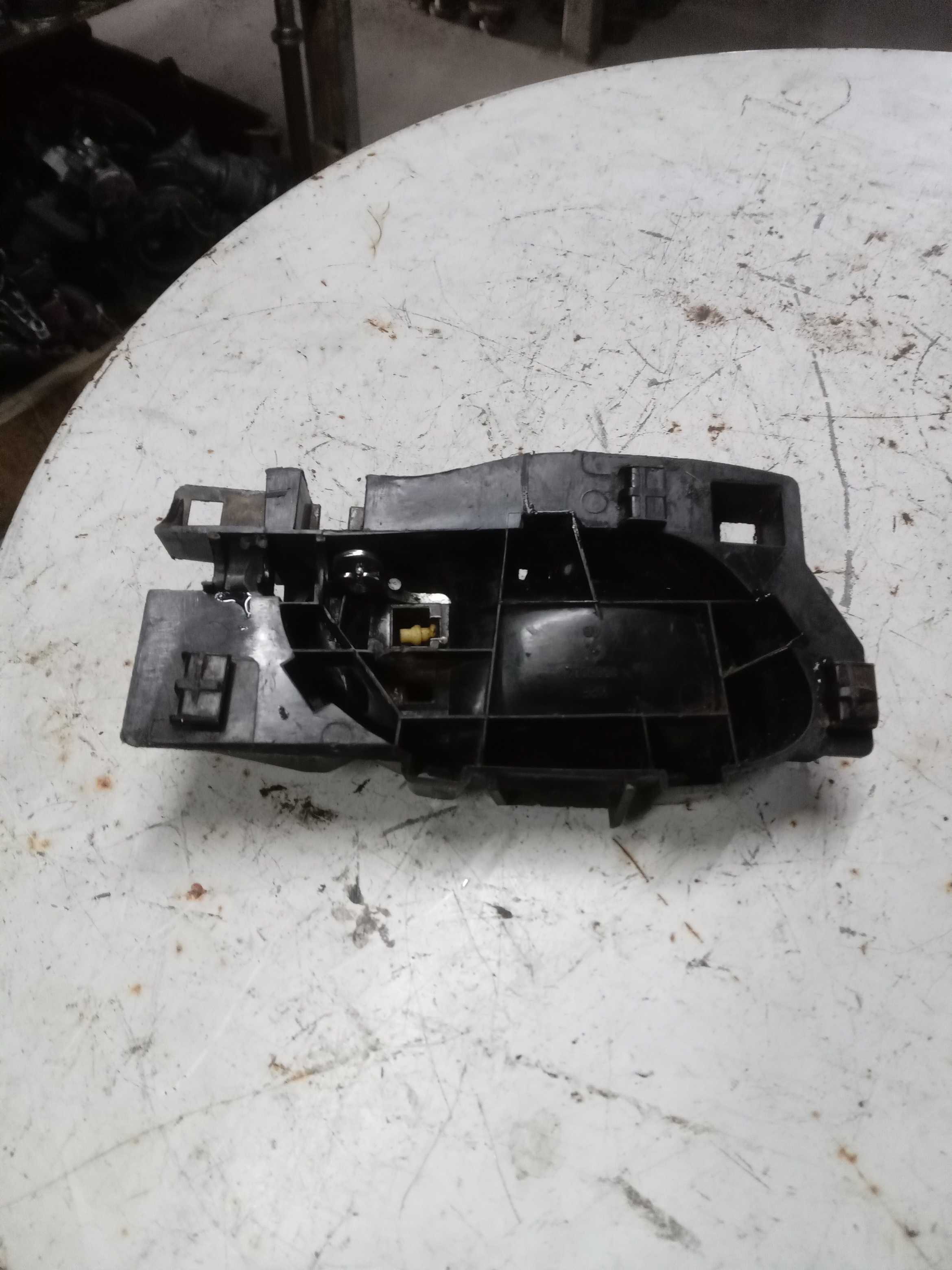 MAÇANETA INTERNA LADO ESQUERDO CITROEN C3 2013 A 2019 2
