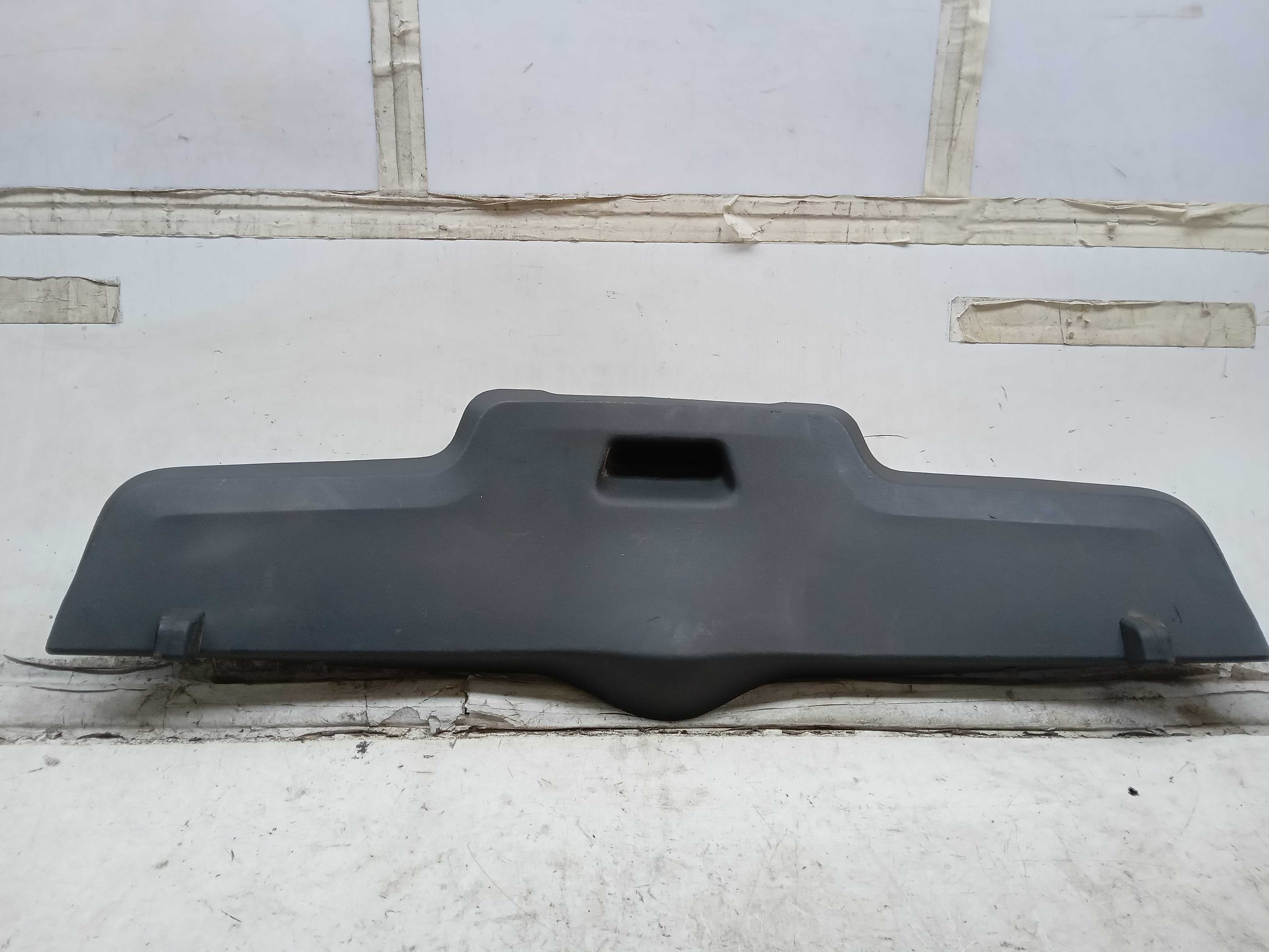 Moldura acabamento tampa traseira citroen c3 2009 2
