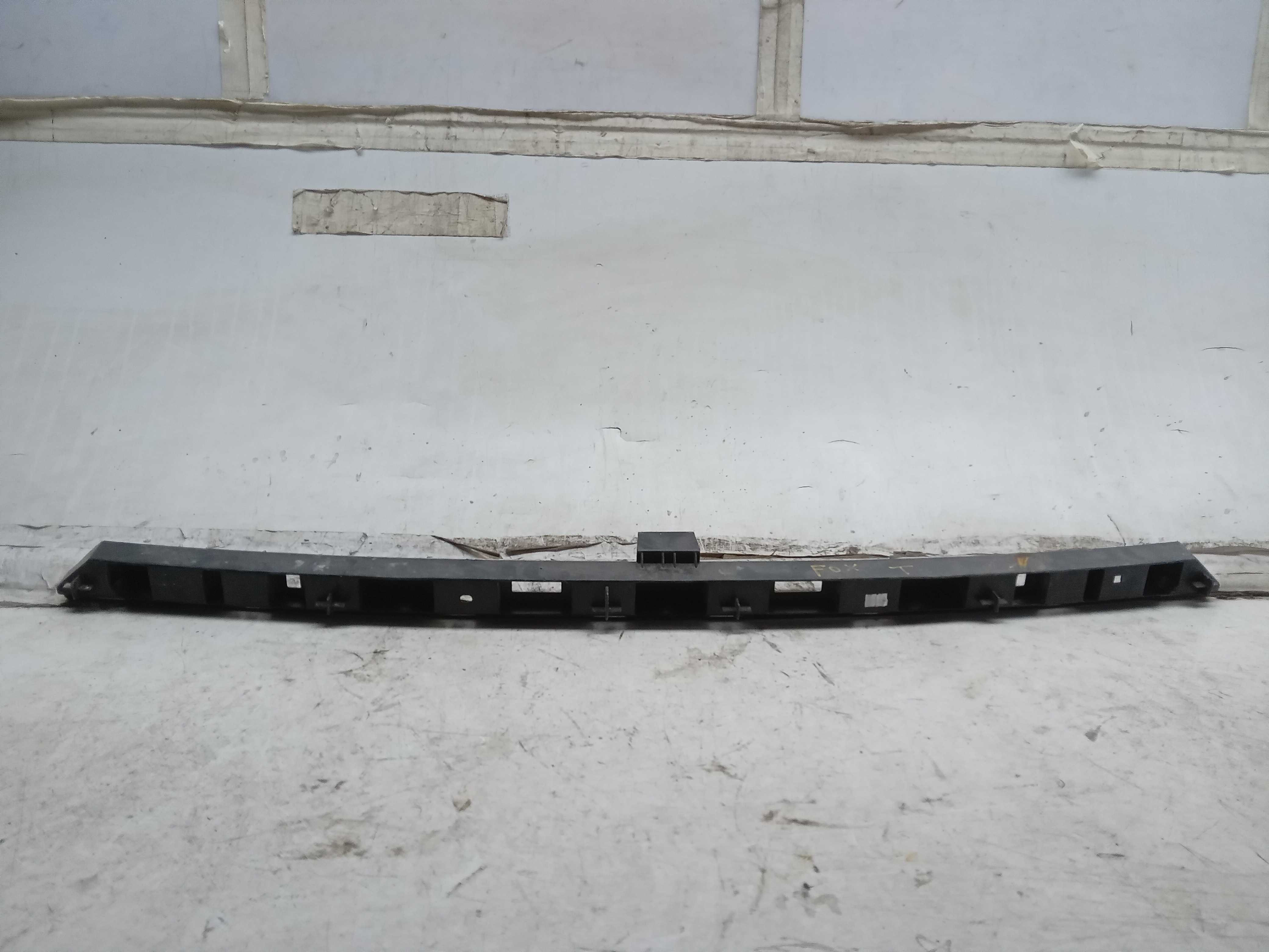 GUIA PARACHOQUE TRASEIRO VW FOX 2018 1