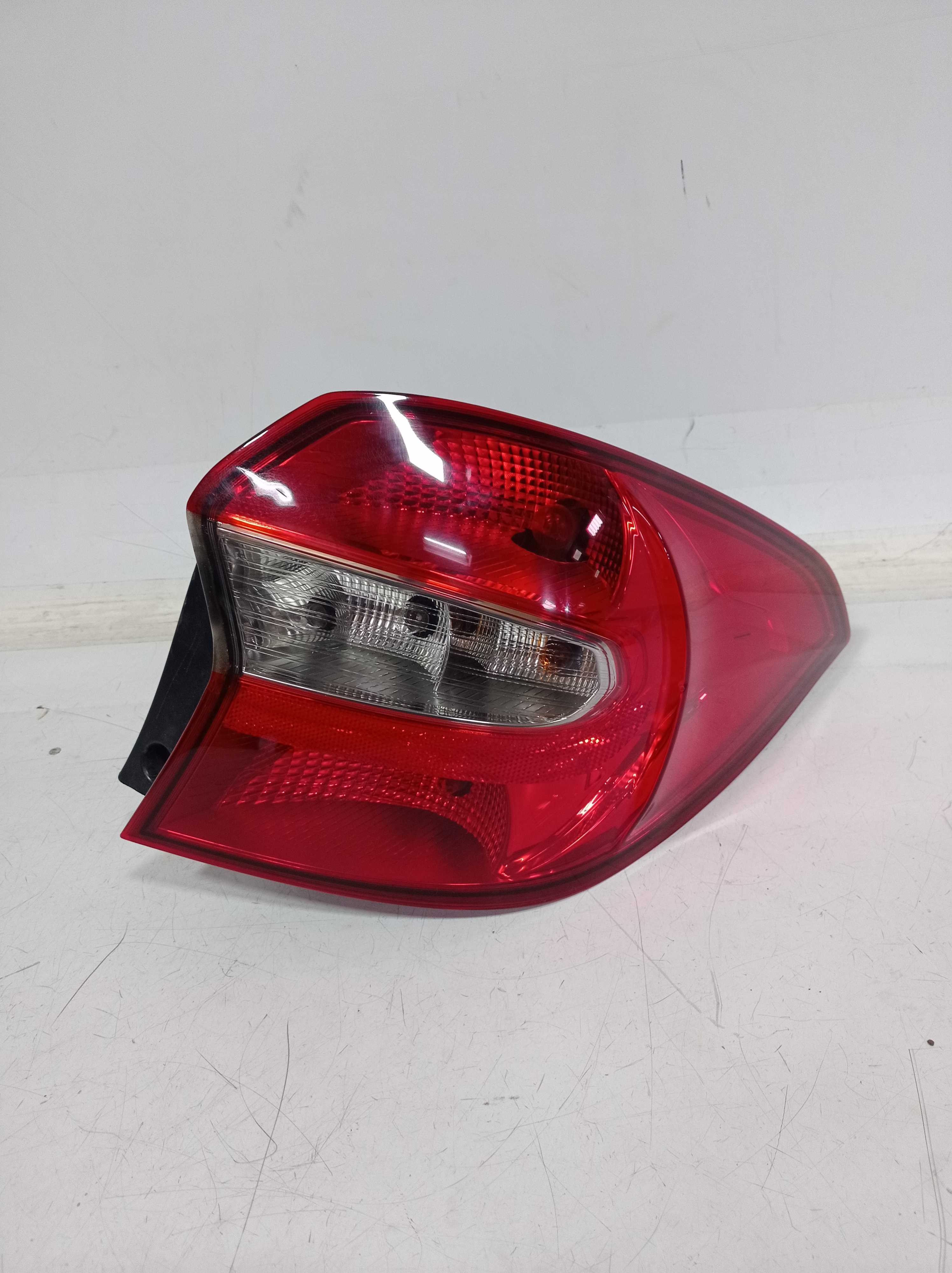 LANTERNA TRASEIRA DIREITA FORD KA SEDAN 2018 RECU CRISTAL