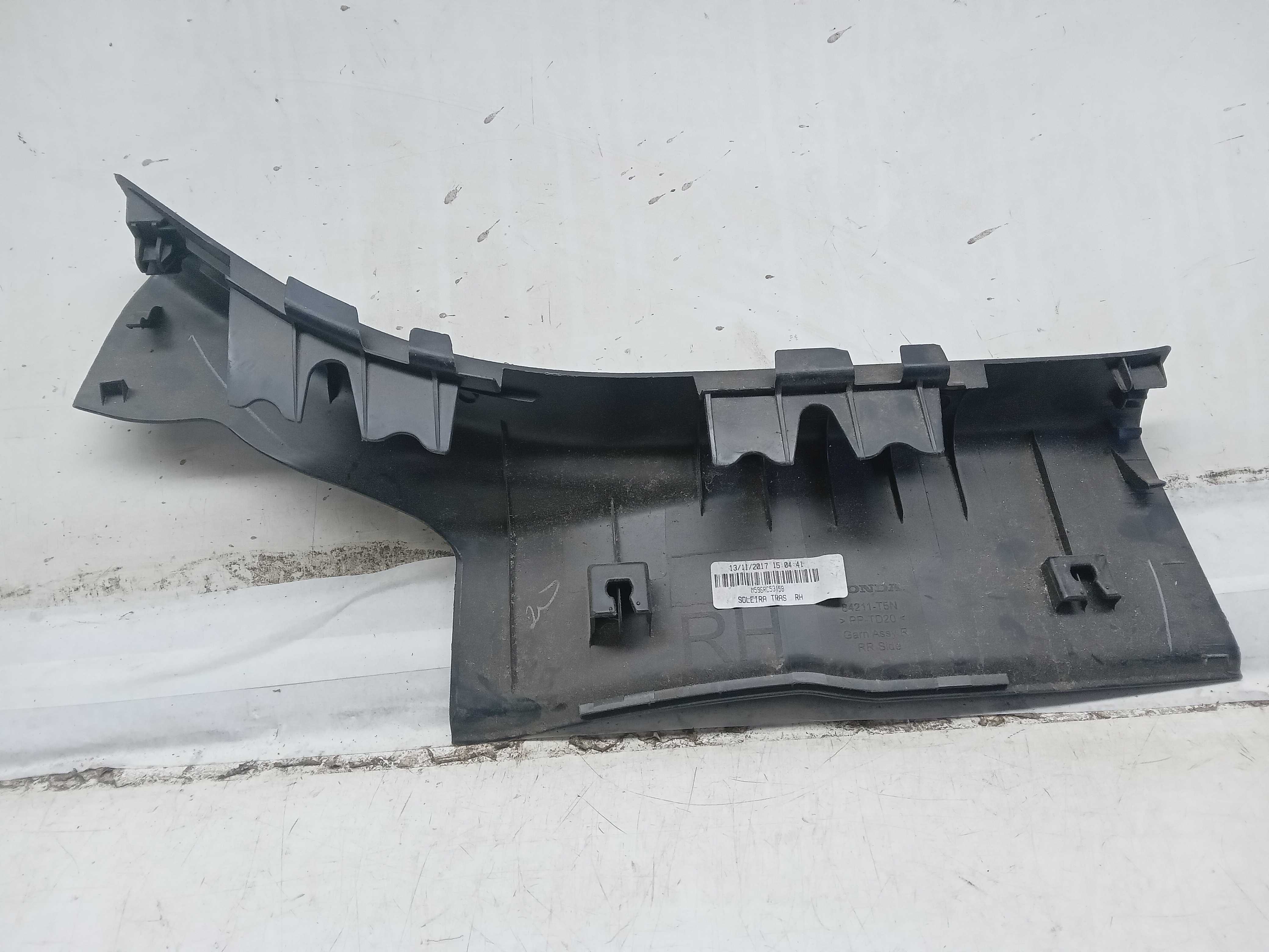 ACABAMENTO SOLEIRA TRASEIRA LD HONDA FIT / WRV 2015