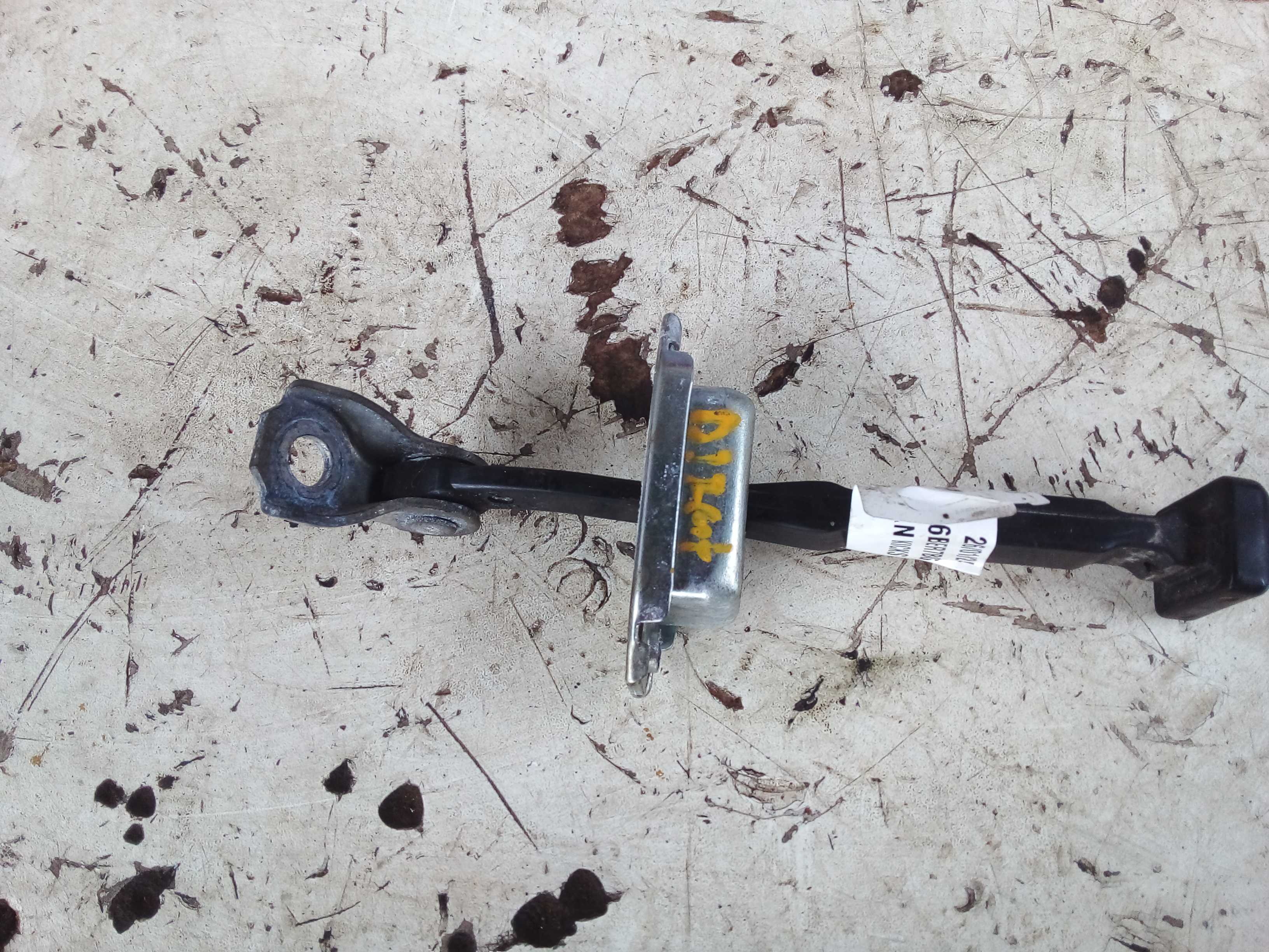 LIMITADOR PORTA DIANTEIRA DIREITA KICKS 2018 1