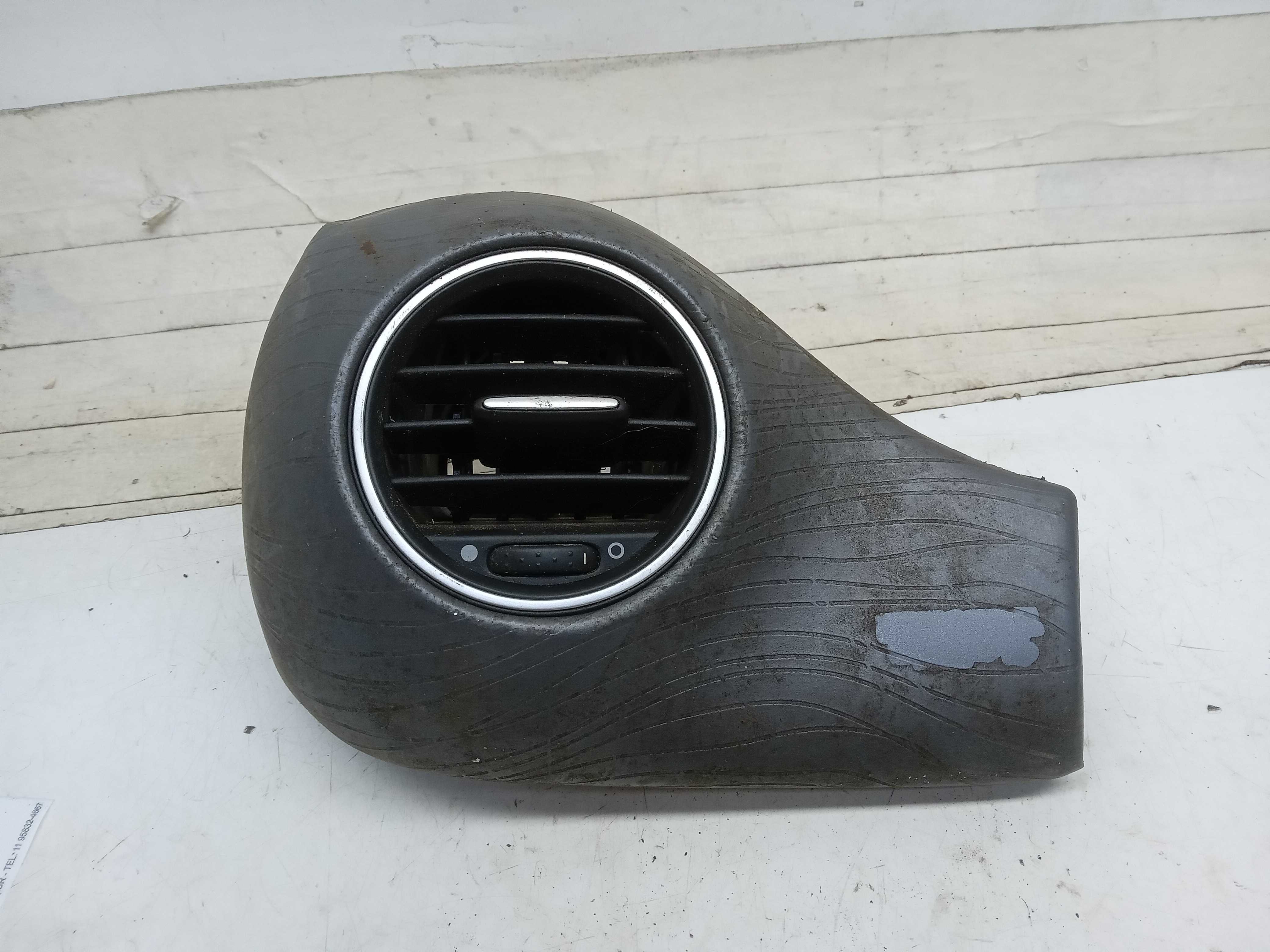 DIFUSOR AR LATERAL LE FIAT PUNTO 2015 1