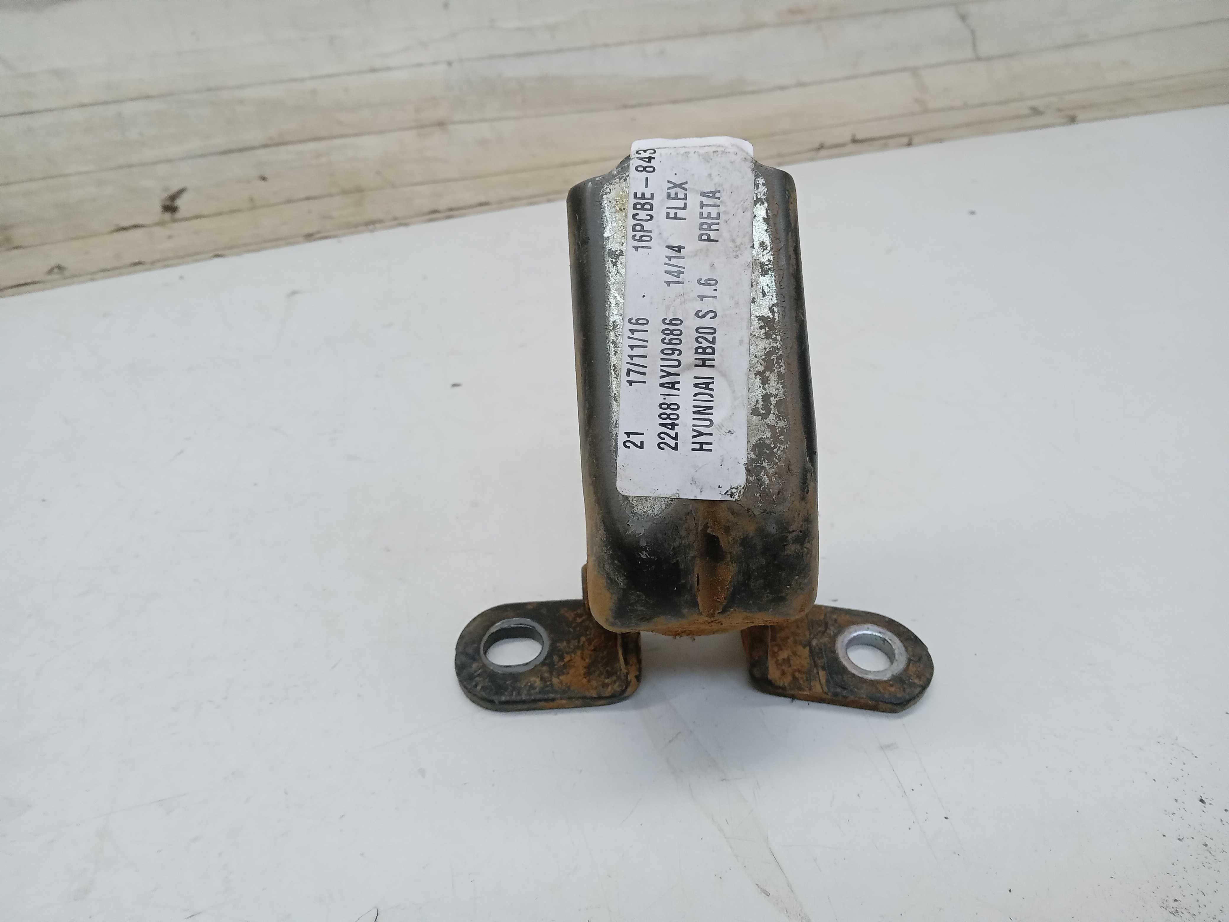 DOBRADIÇA INFERIOR PORTA HYUNDAI HB20 2014 1