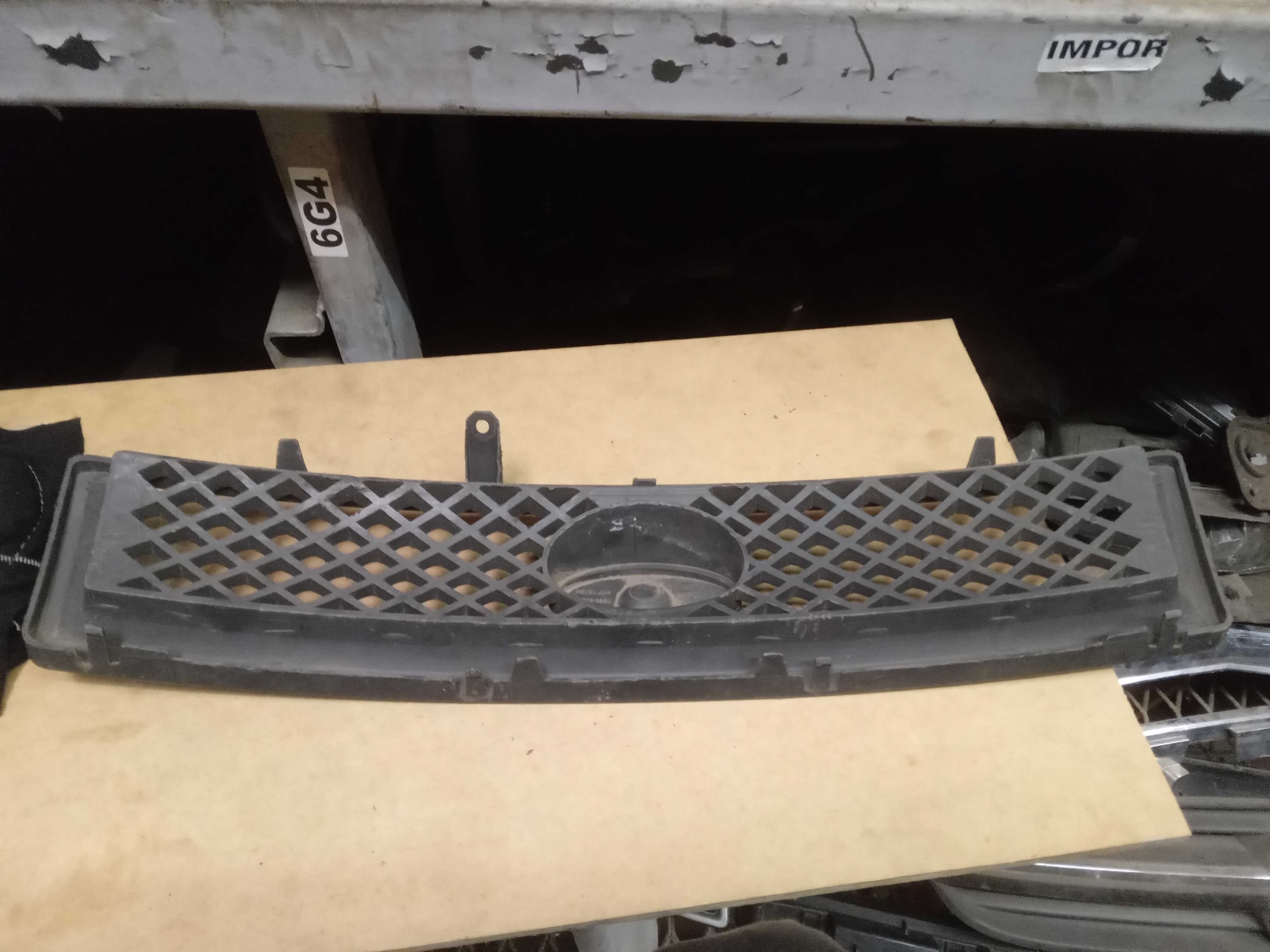 GRADE FRONTAL FORD FIESTA 2006 A 2012
