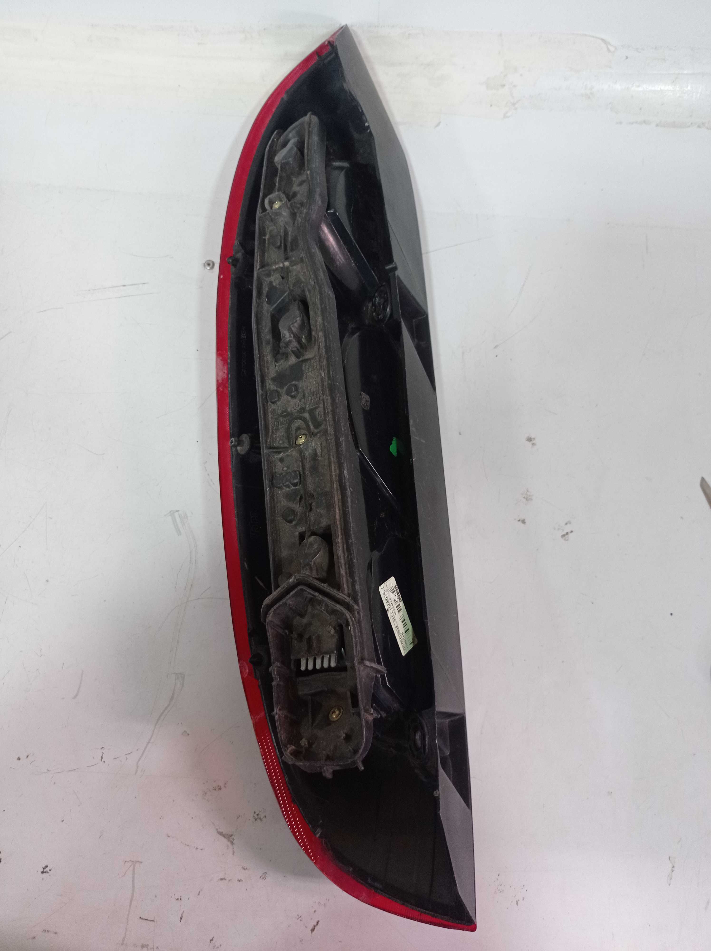 LANTERNA TRASEIRA DIREITA GM CORSA MONTANA 2003 RECUPERADA 2