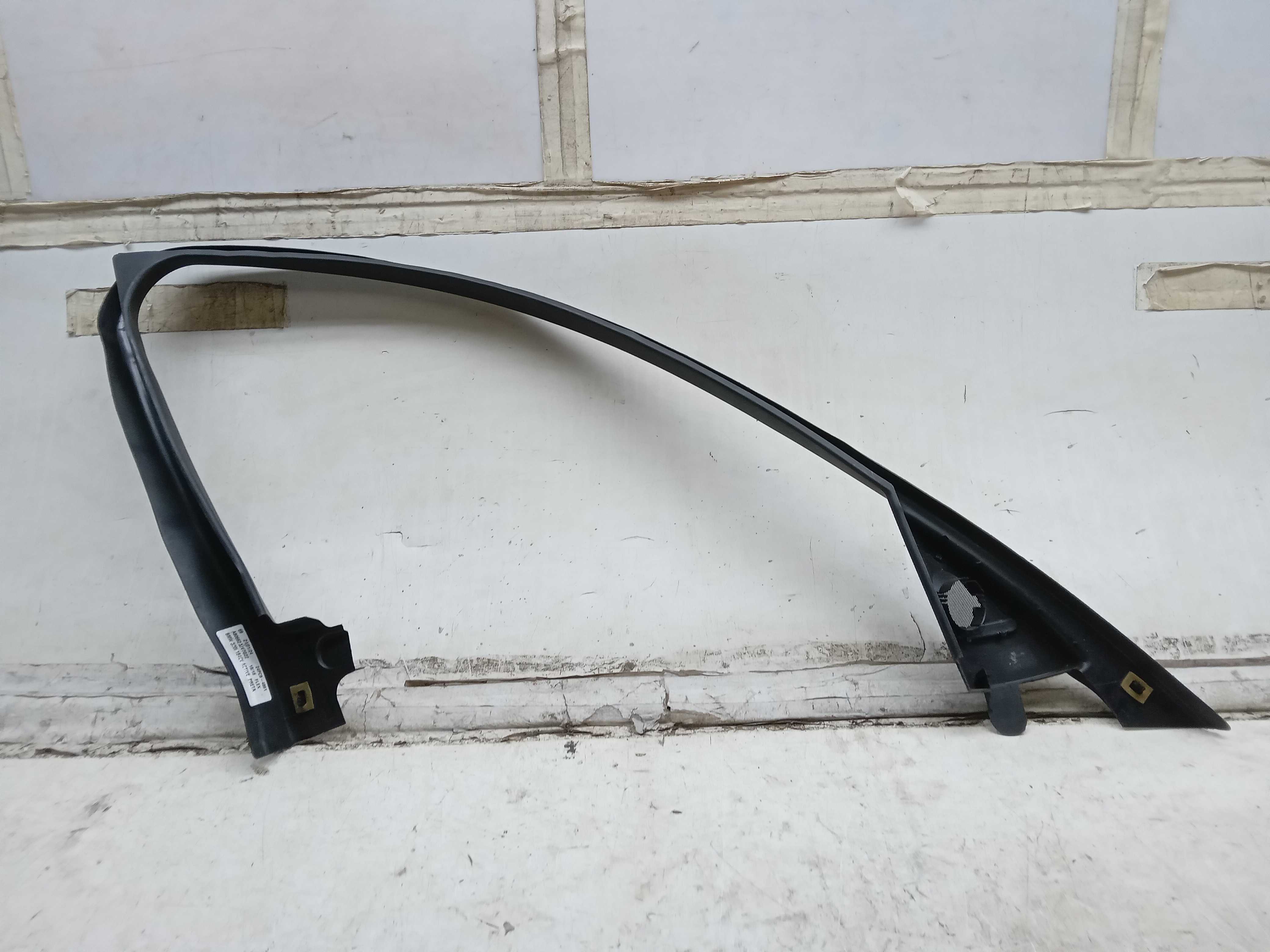 MOLDURA ACABAMENTO PORTA DIANTEIRA LD  BMW 320i 2018 2