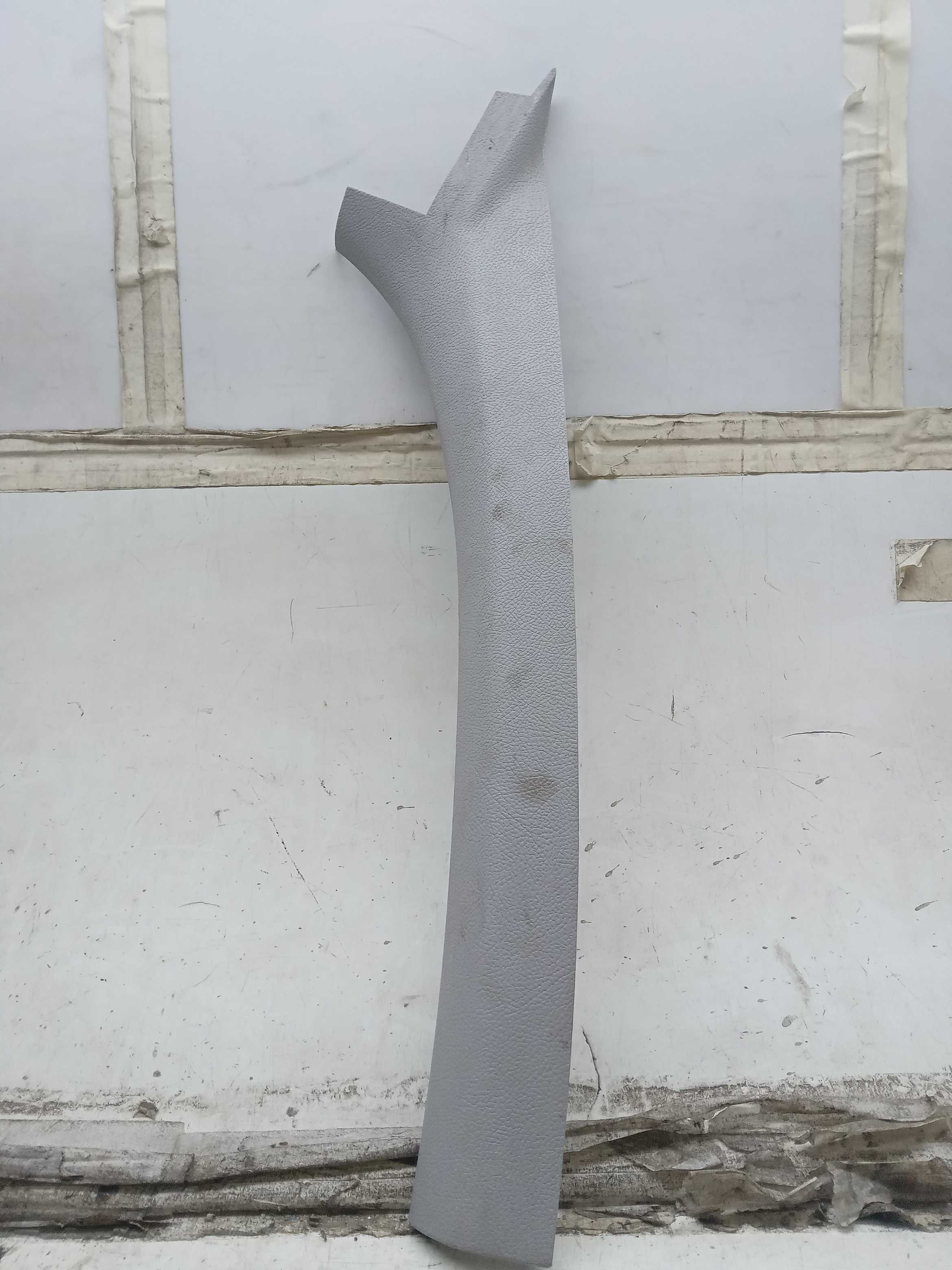 MOLDURA ACABAMENTO COLUNA PARABRISA LD PEUGEOT 206 2000/01