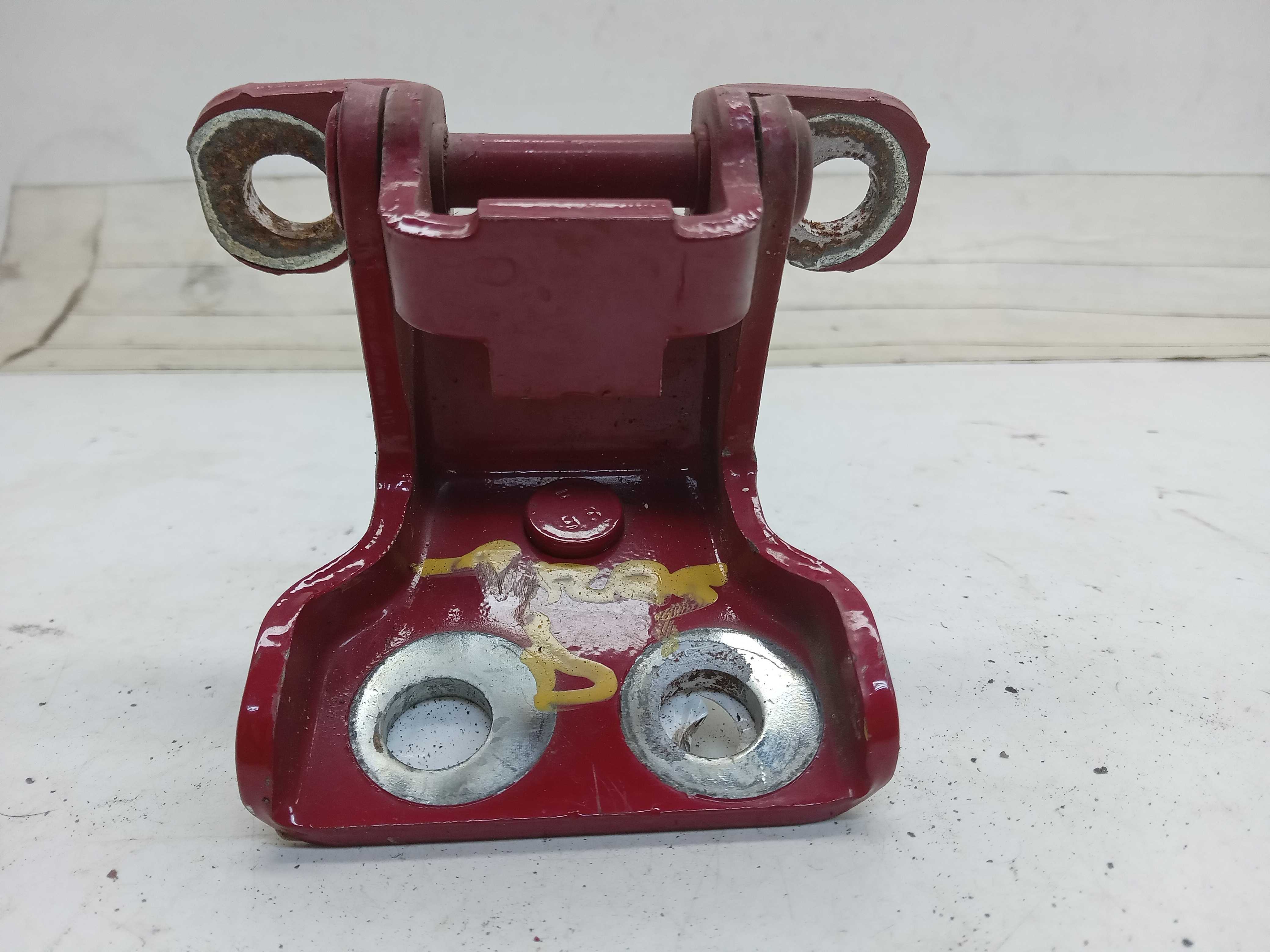 DOBRADIÇA INFERIOR PORTA TRASEIRA LD FORD RANGER 2010 2