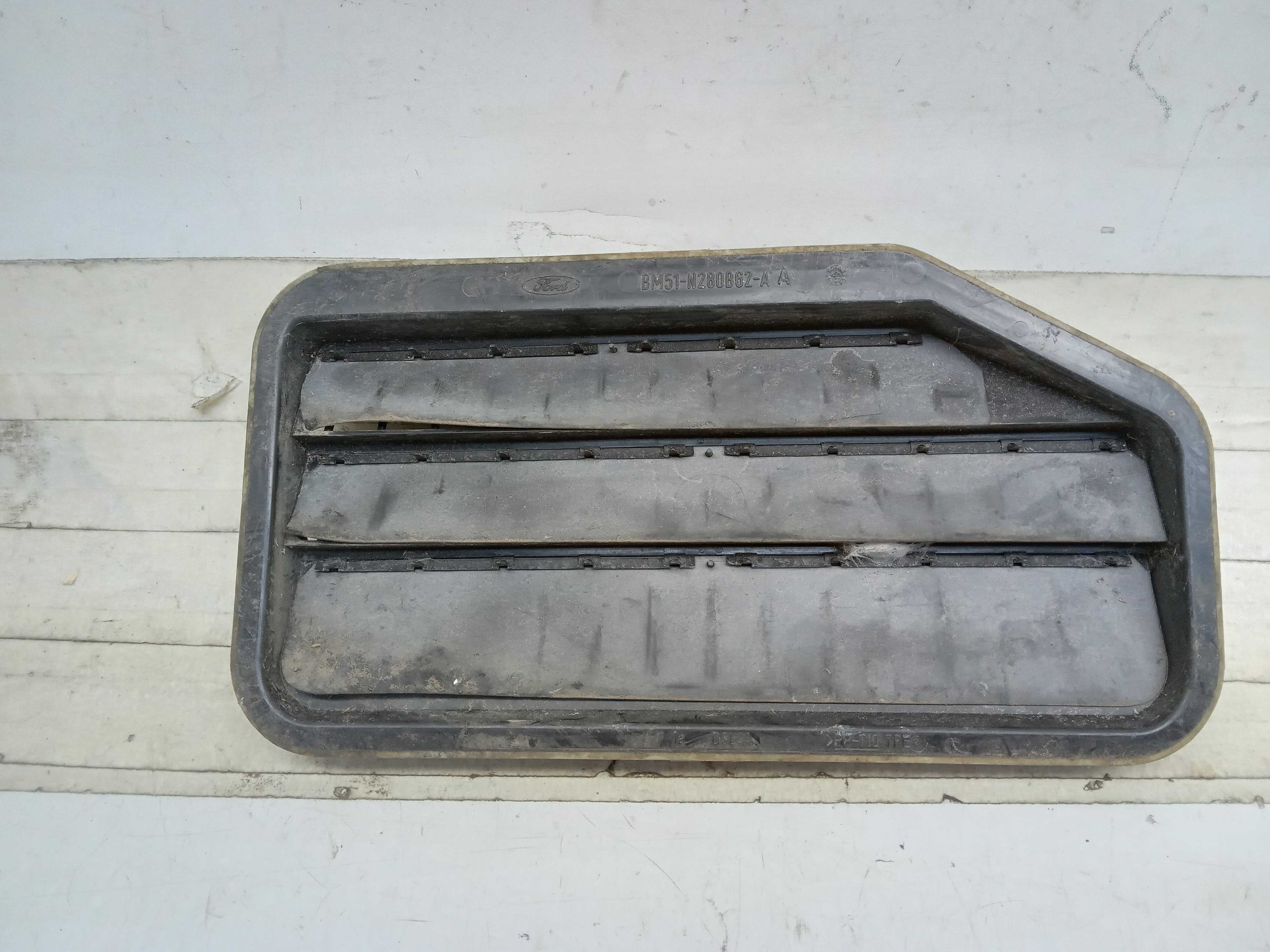 GRADE DIFUSOR AR CARROCERIA FORD KA 2020 1