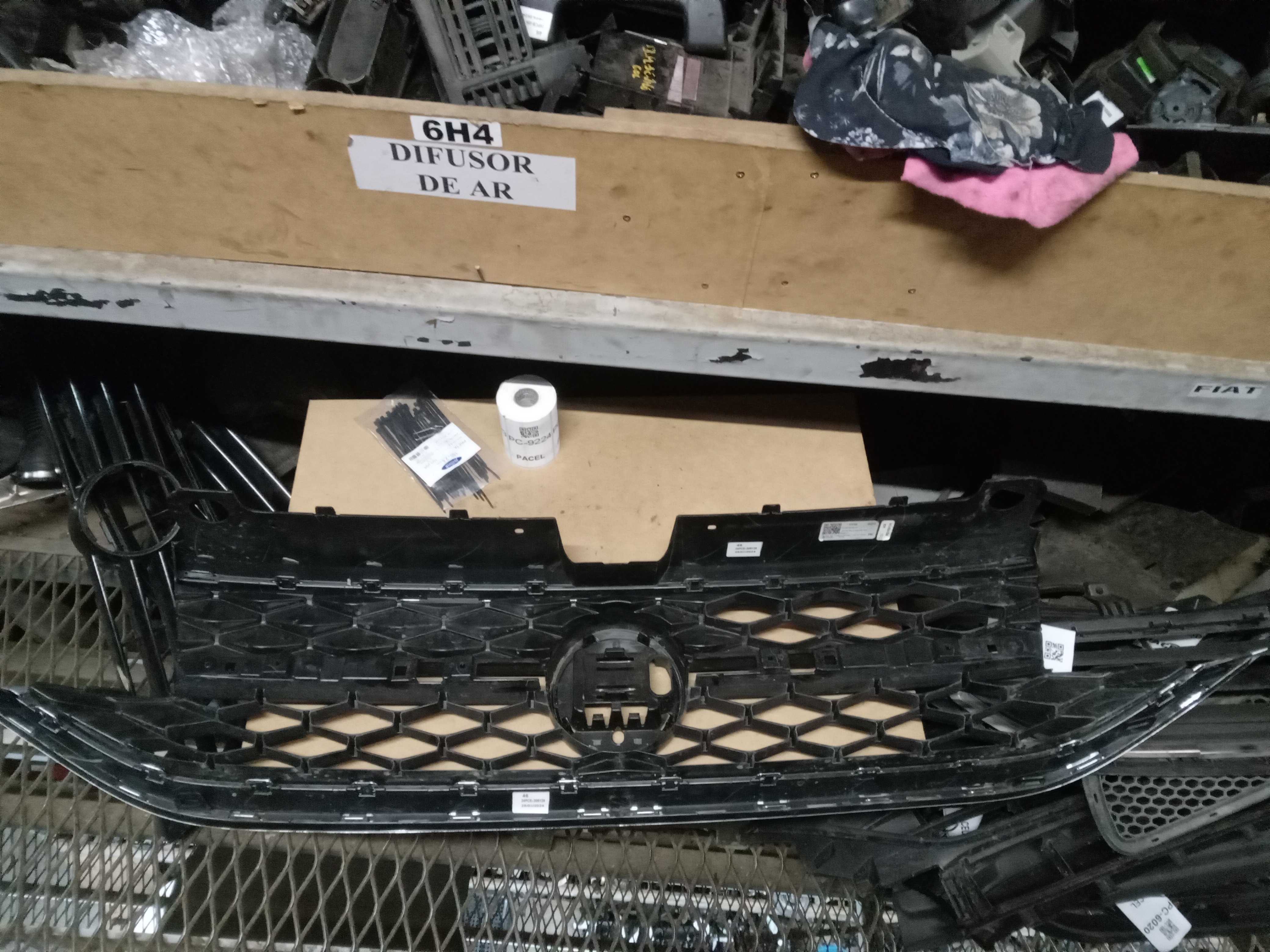 GRADE FRONTAL PARACHOQUE VW TAOS 2019 A 2022