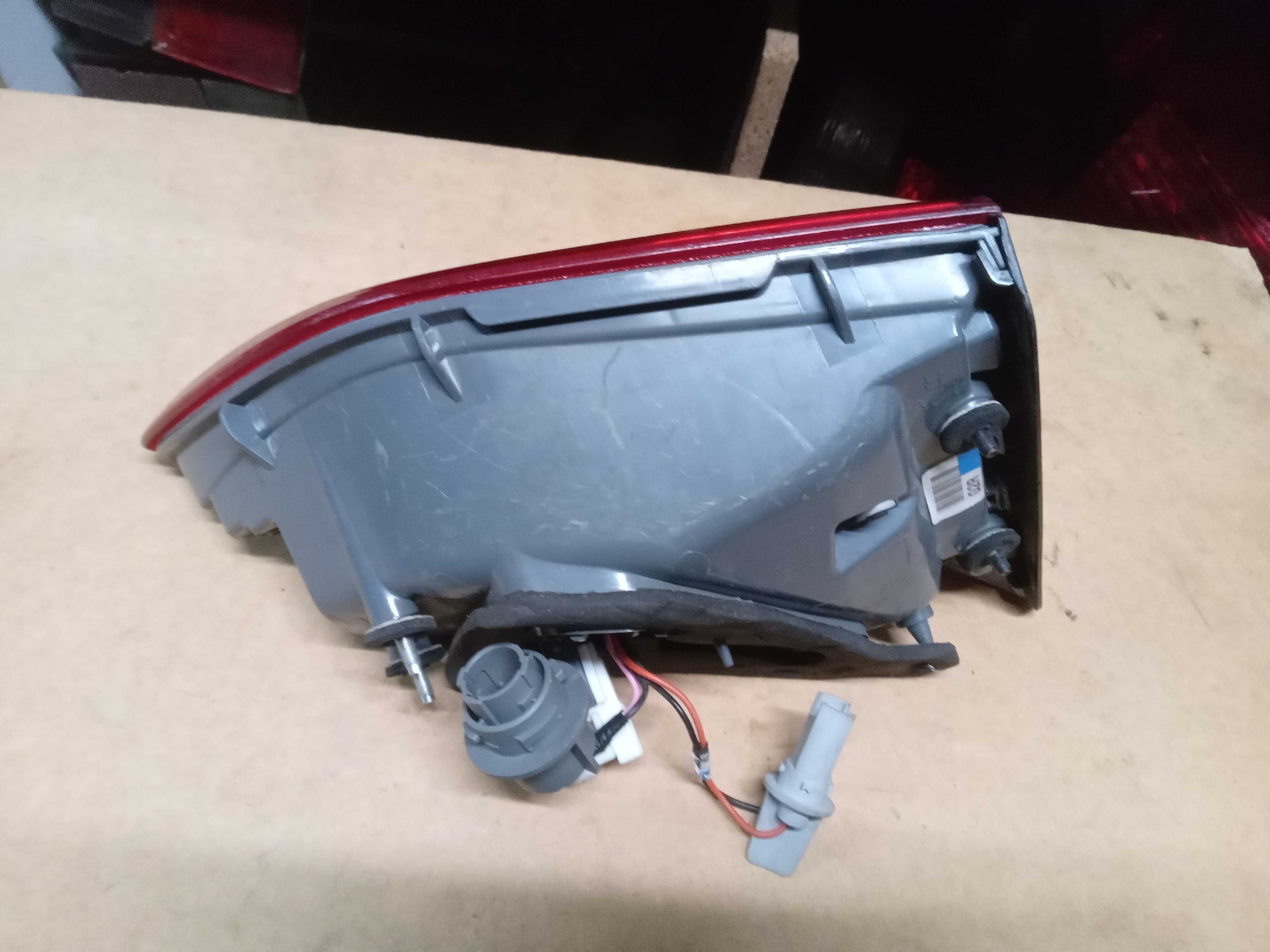 LANTERNA TRASEIRA PORTA MALAS DIREITA HYUNDAI I30 2013 A 2016 3