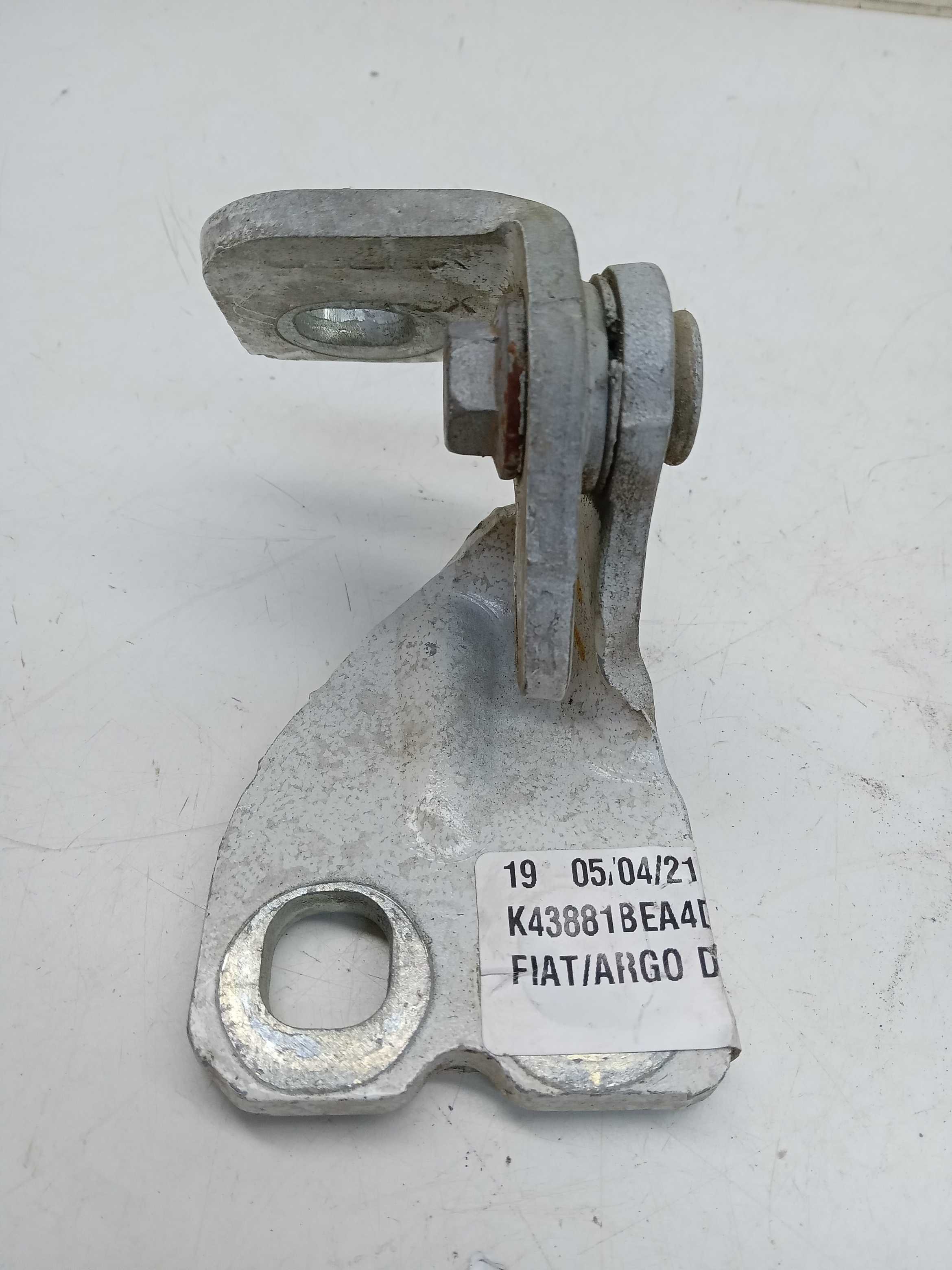 DOBRADIÇA PORTA FIAT ARGO 2020 1