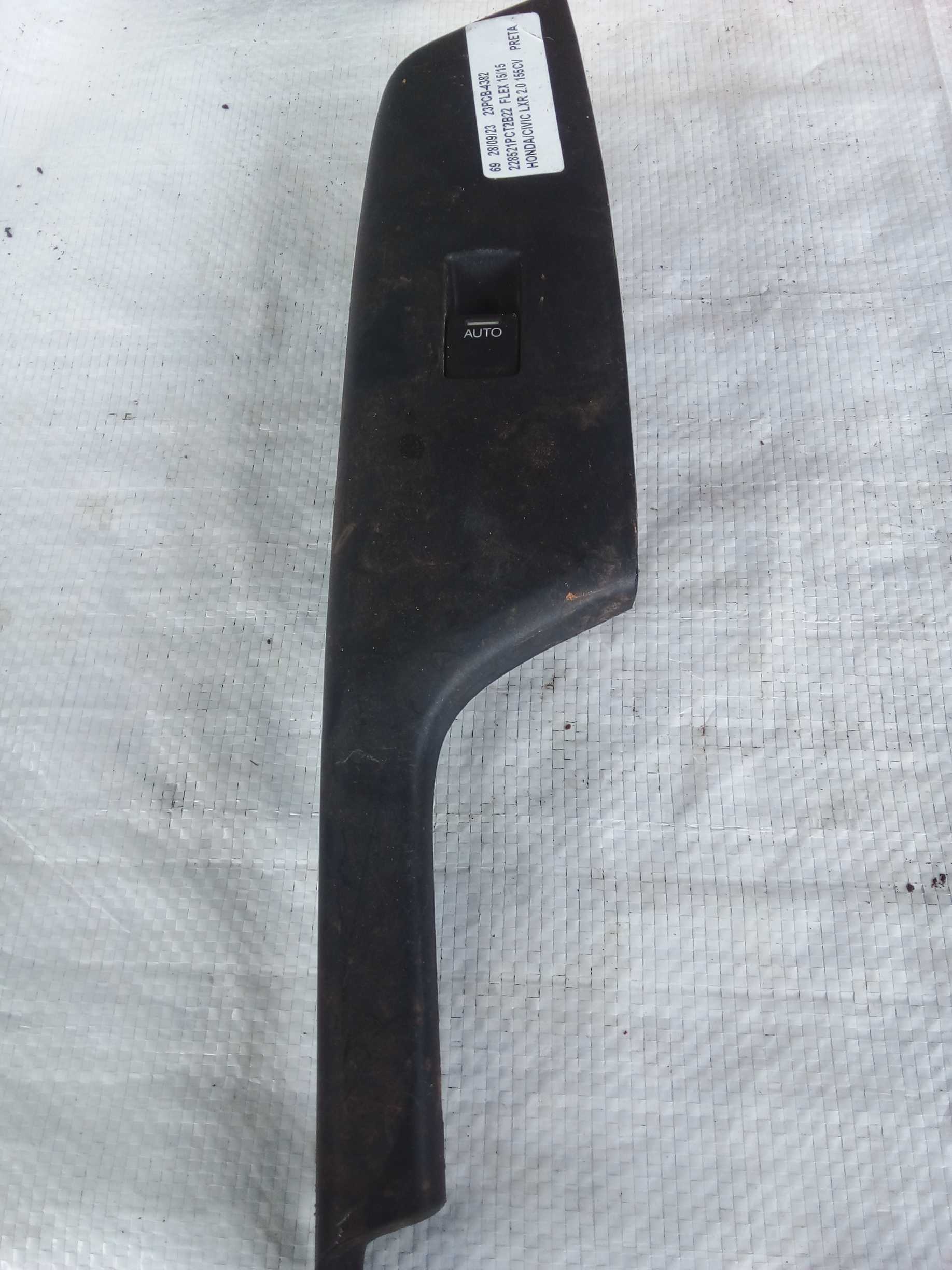 MOLDURA BOTÃO VIDRO ELETRICO DIANT DIREITO HONDA CIVIC 3