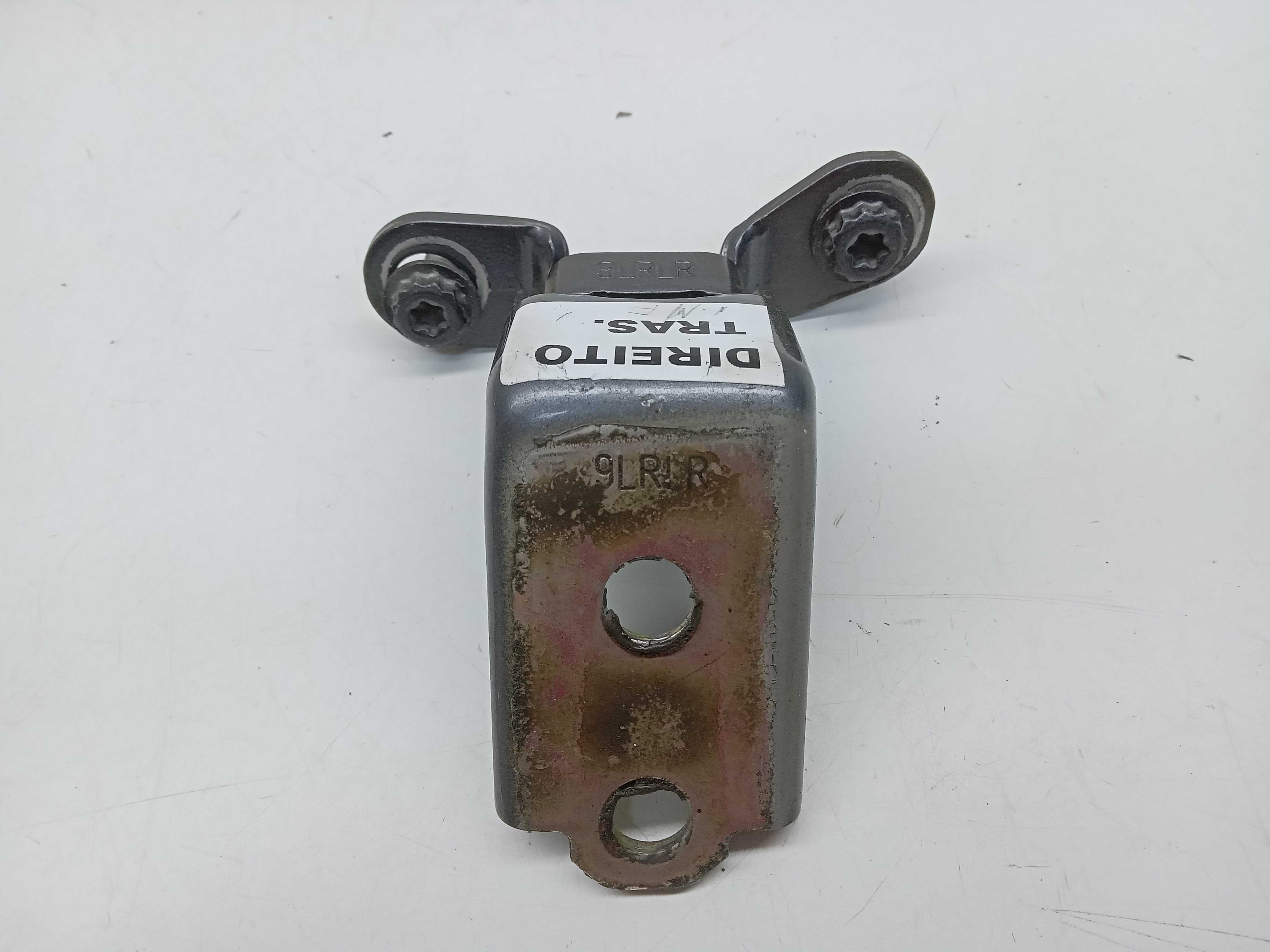 DOBRADIÇA INFERIOR PORTA TRASEIRA LD HONDA CIVIC HRV 1