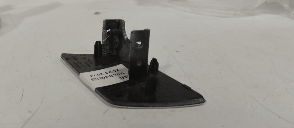 Tampa Esguicho Farol Direito Audi Q5 2018 A 2021 80a807754 1