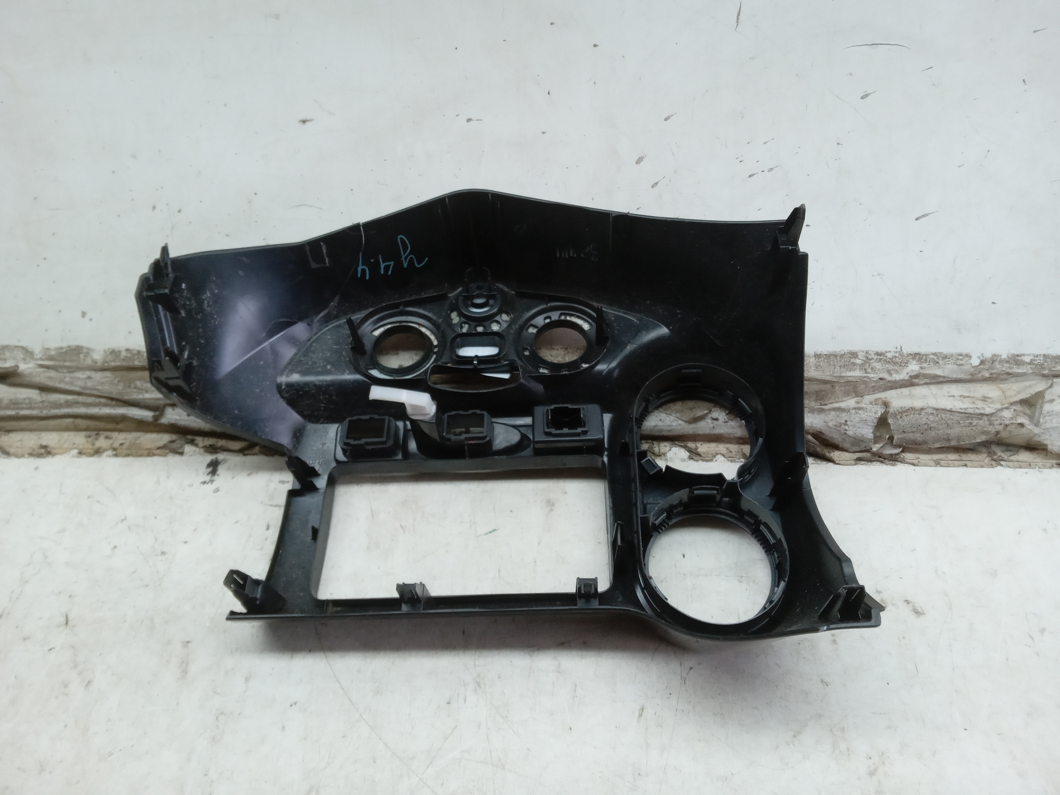 MOLDURA CENTRAL COMANDO AR TOYOTA ETIOS 2019 2
