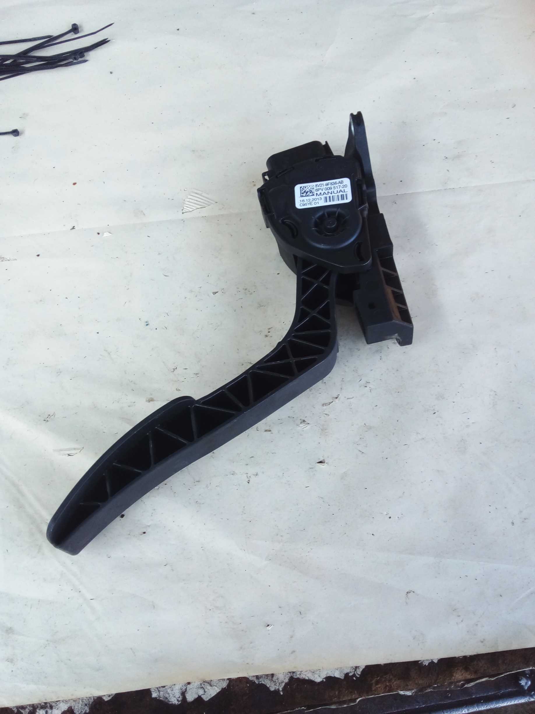 PEDAL ACELERADOR FIESTA 1.6 2014 1