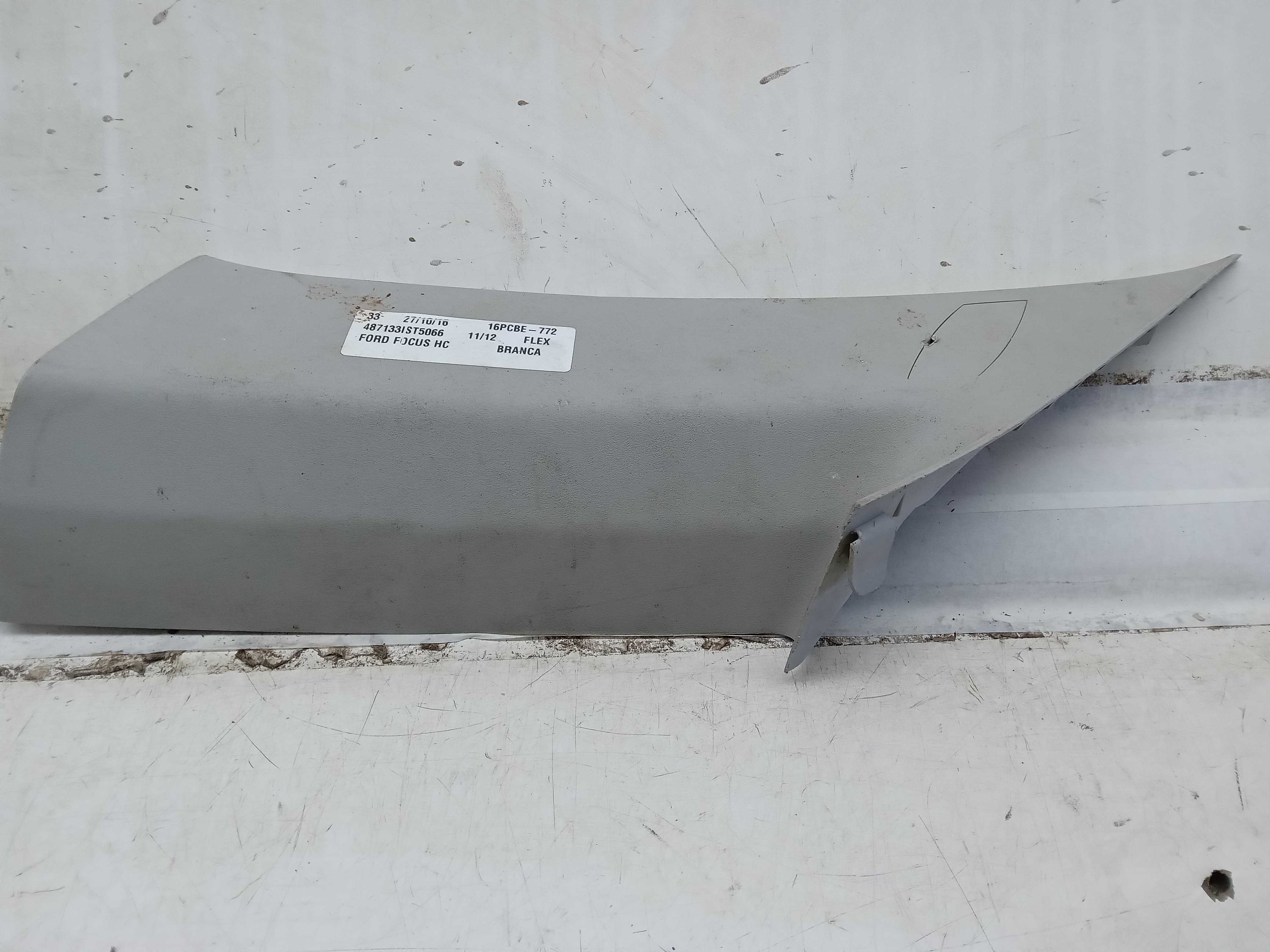 ACABAMENTO MOLDURA COLUNA TRASEIRA LD FORD FOCUS 2011 2