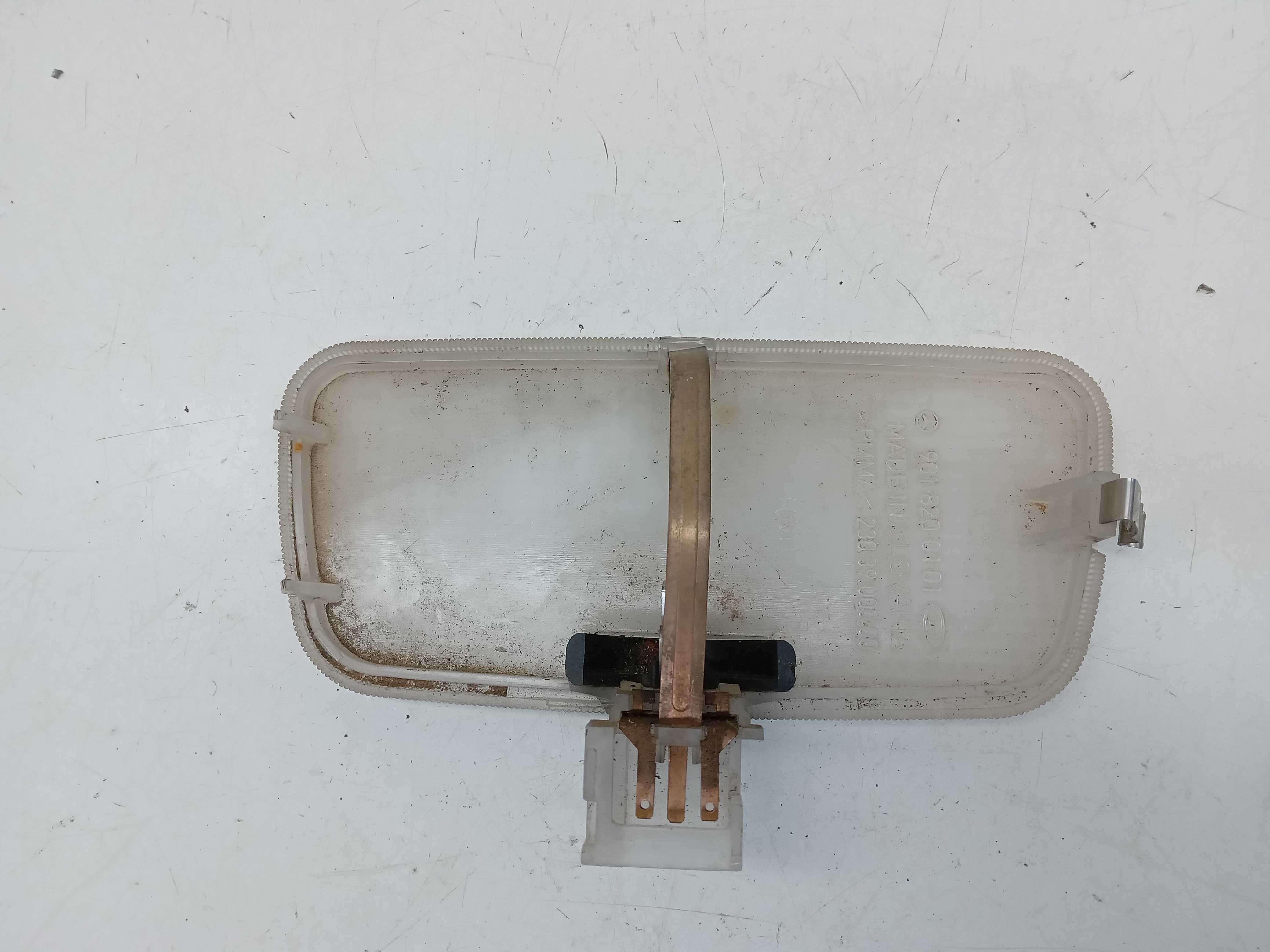 LUZ CORTESIA TETO MB  311 sprinter 2011 2