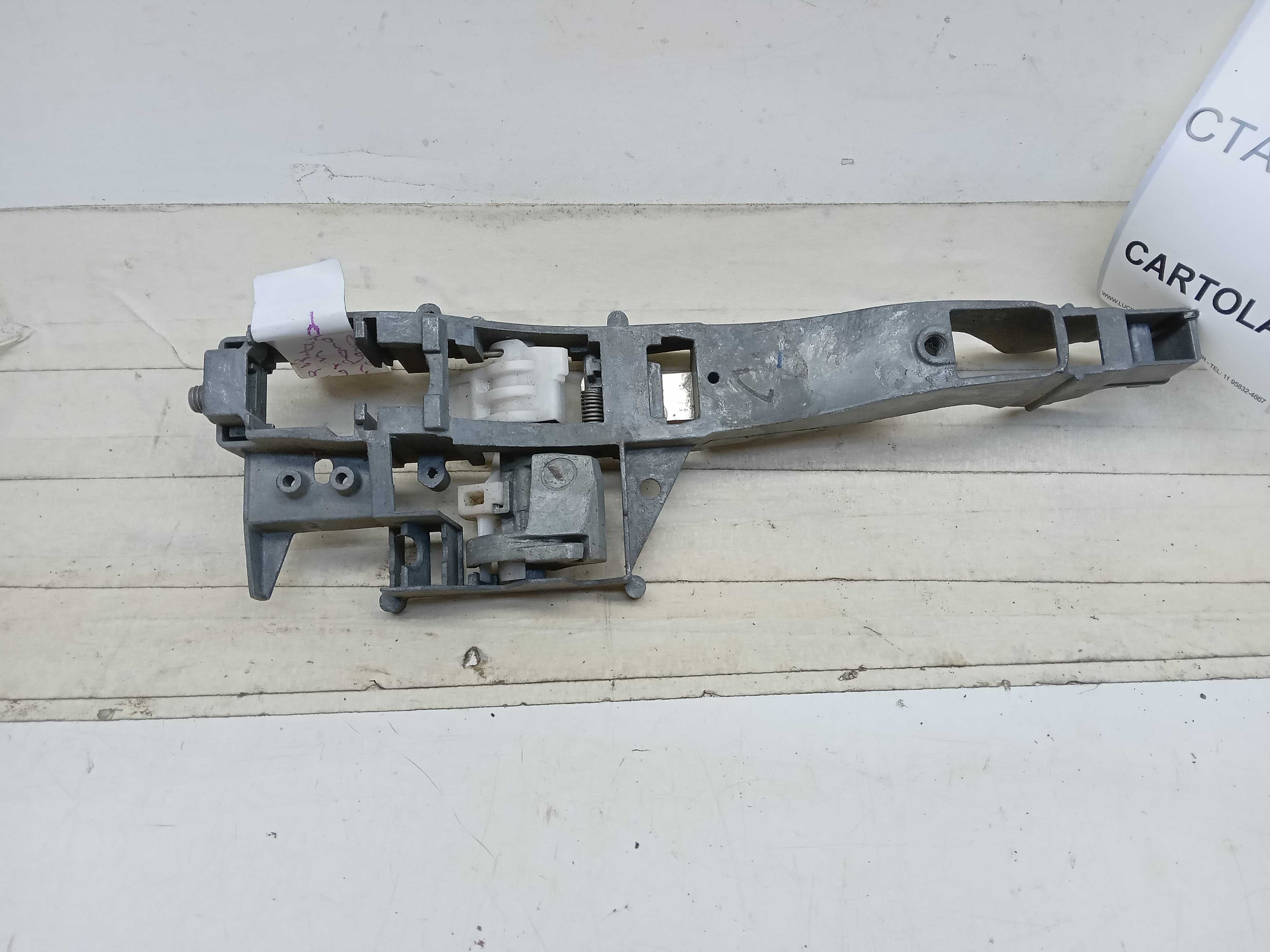 SUPORTE MAÇANETA EXTERNA TRASEIRA LE PEUGEOT 208 2018 1