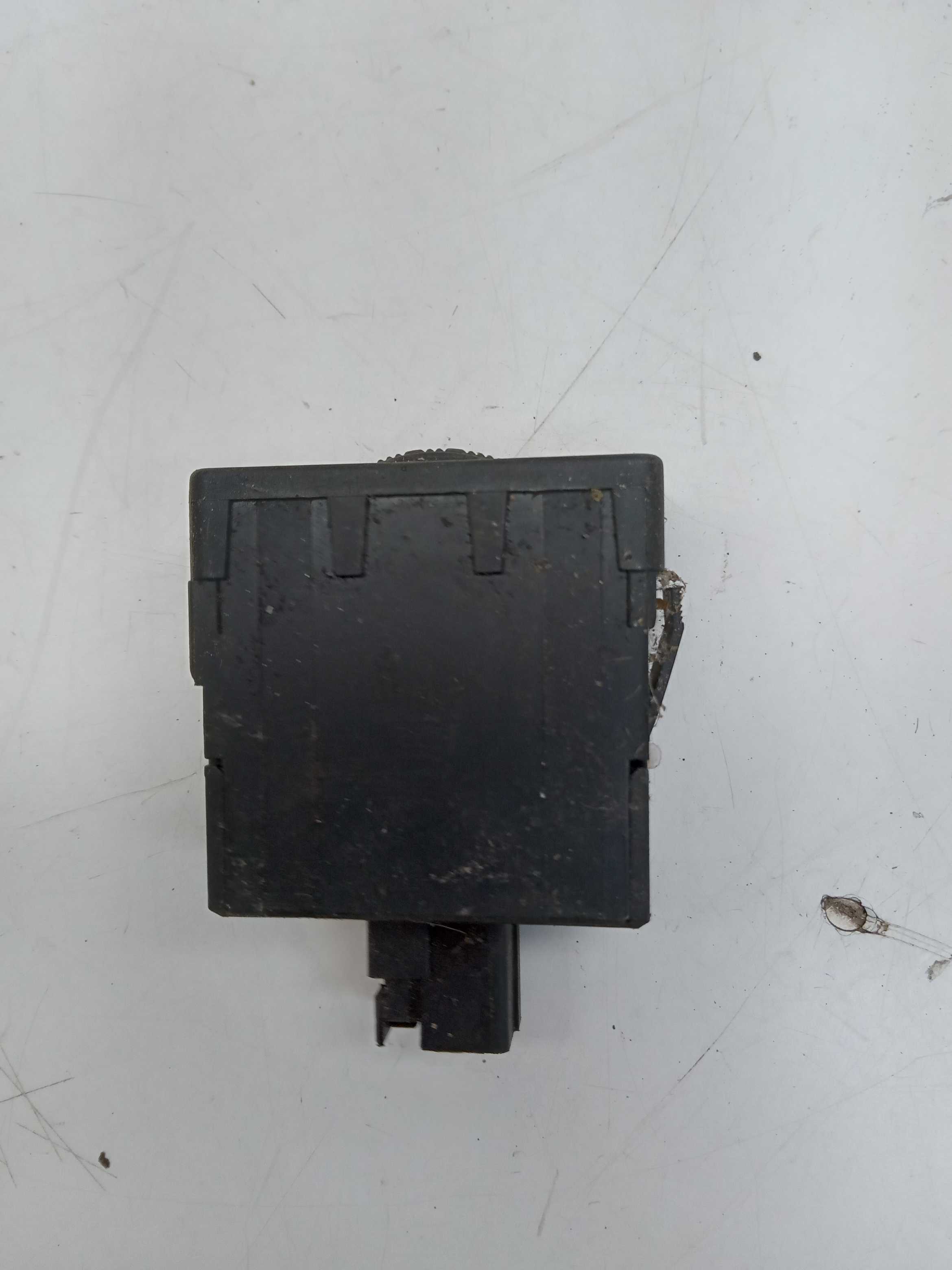 MOLDURA BOTAO FAROL MILHA CITROEN C4 1