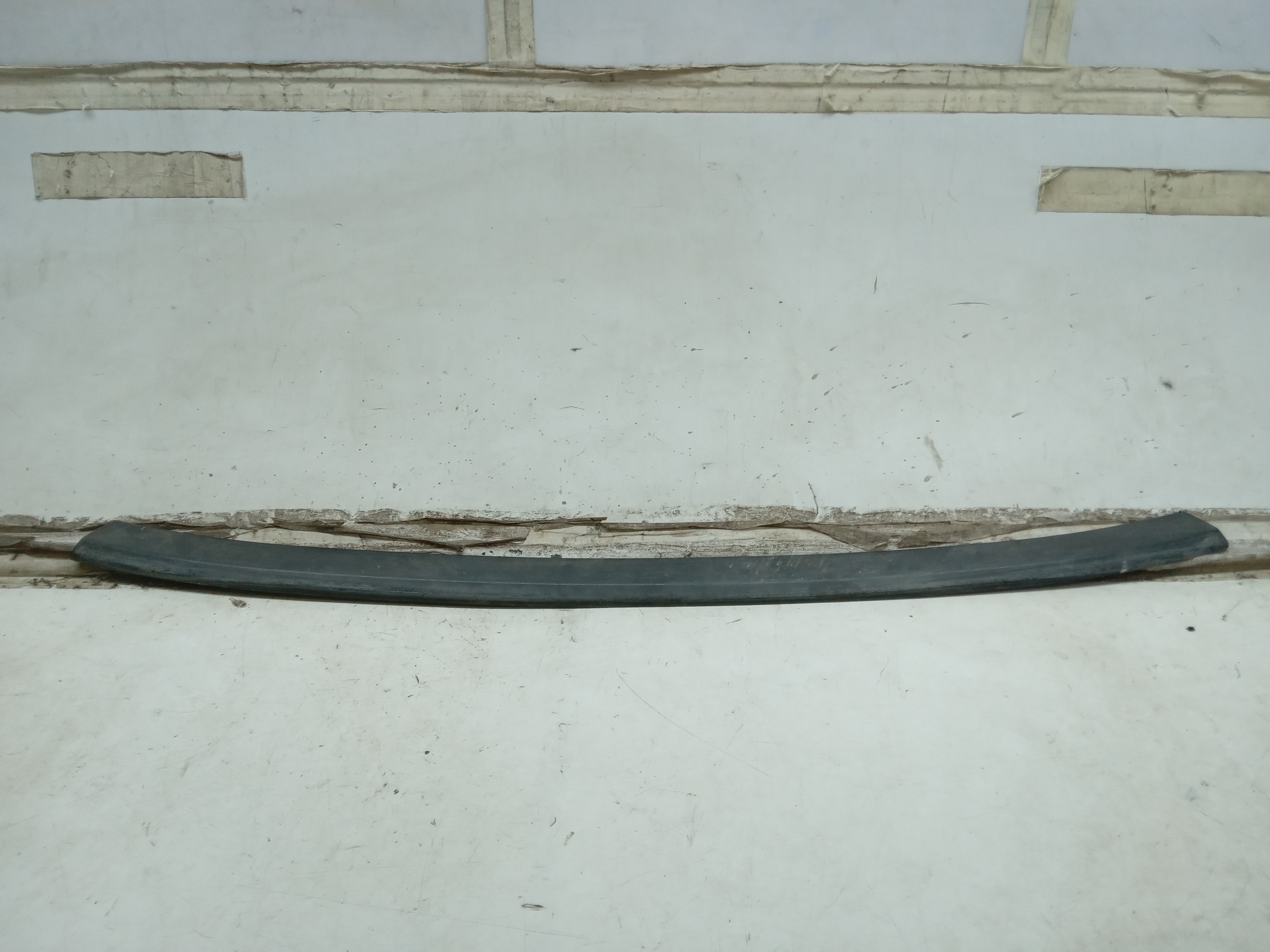 MOLDURA ACABAMENTO FRISO TAMPA TRASEIRA VW SAVEIRO 2009 1