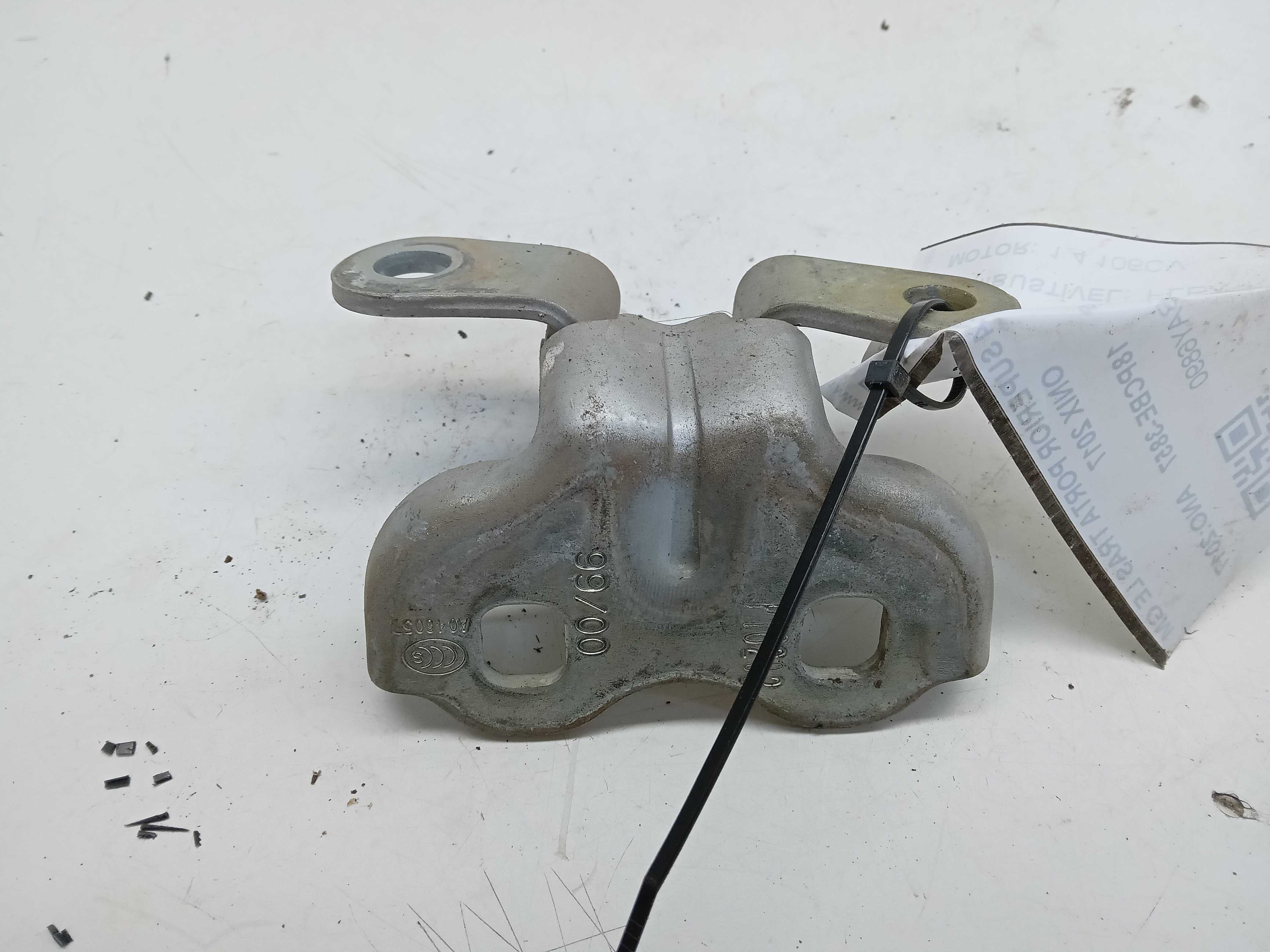 DOBRADIÇA SUPERIOR PORTA TRASEIRA LE GM ONIX 2017 2