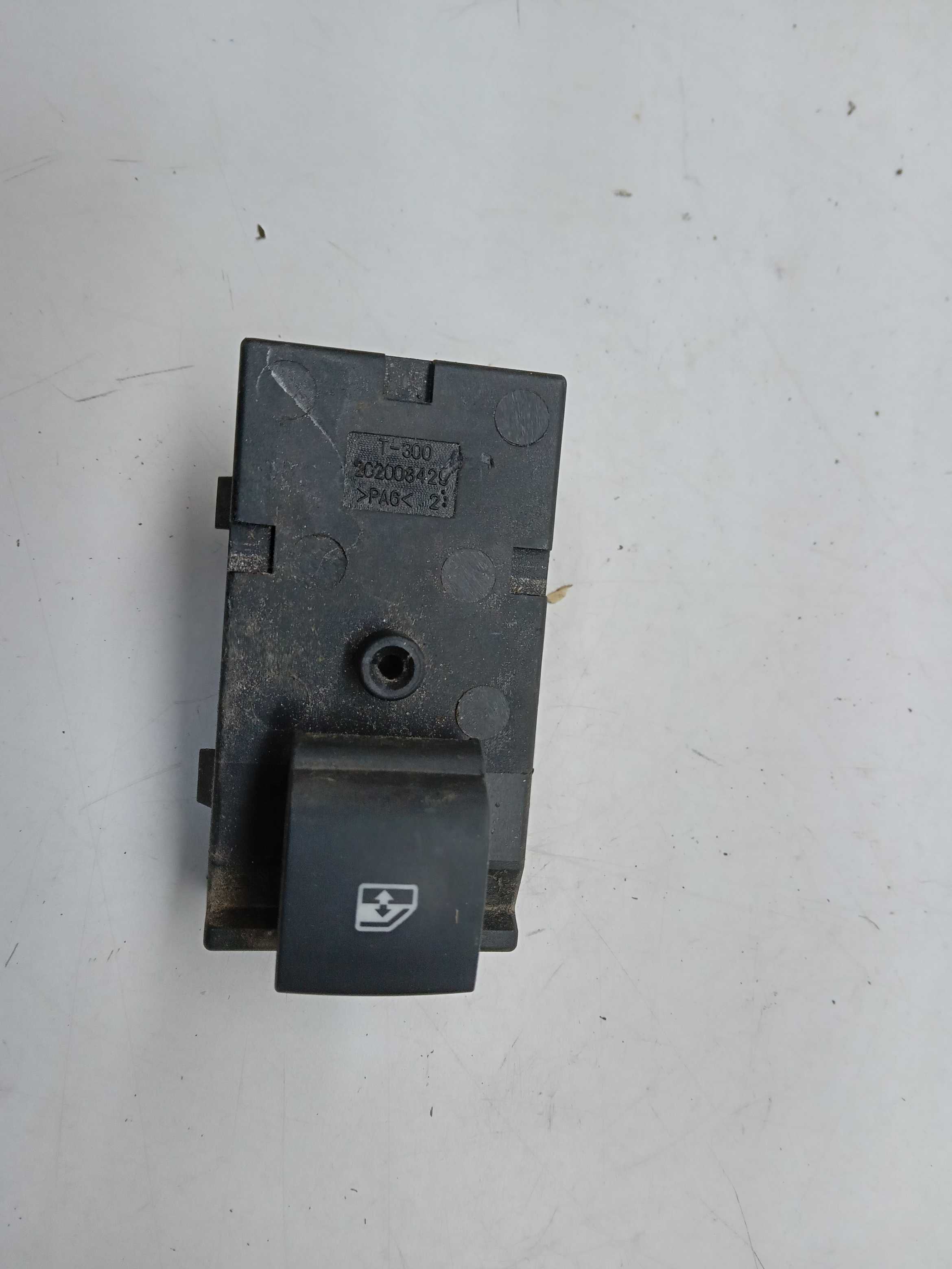 Comando botao vidro eletrico traseiro gm cobalt spin 2012 1