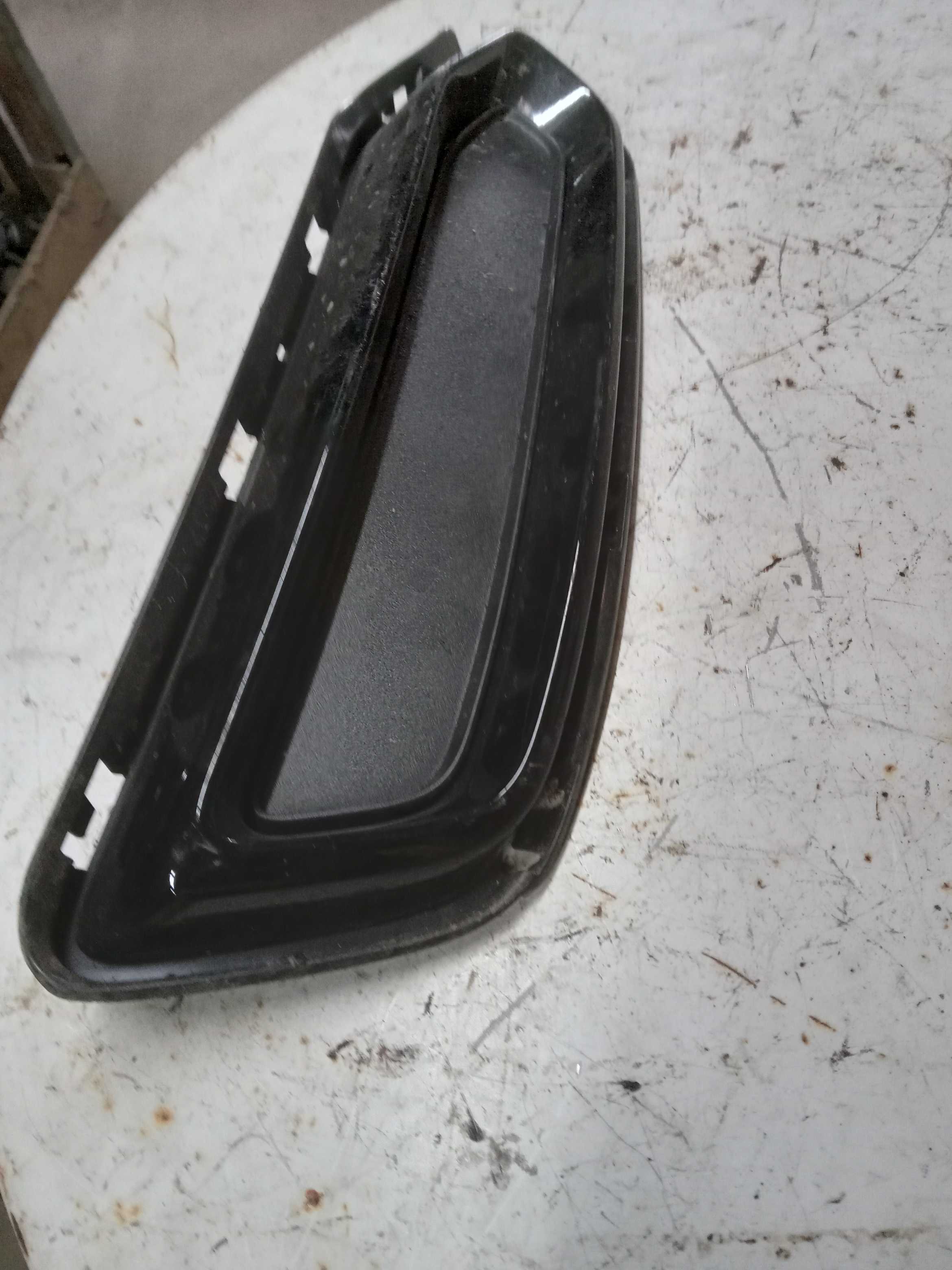 ACABAMENTO PARACHOQUE TRASEIRO AUDI A6 1