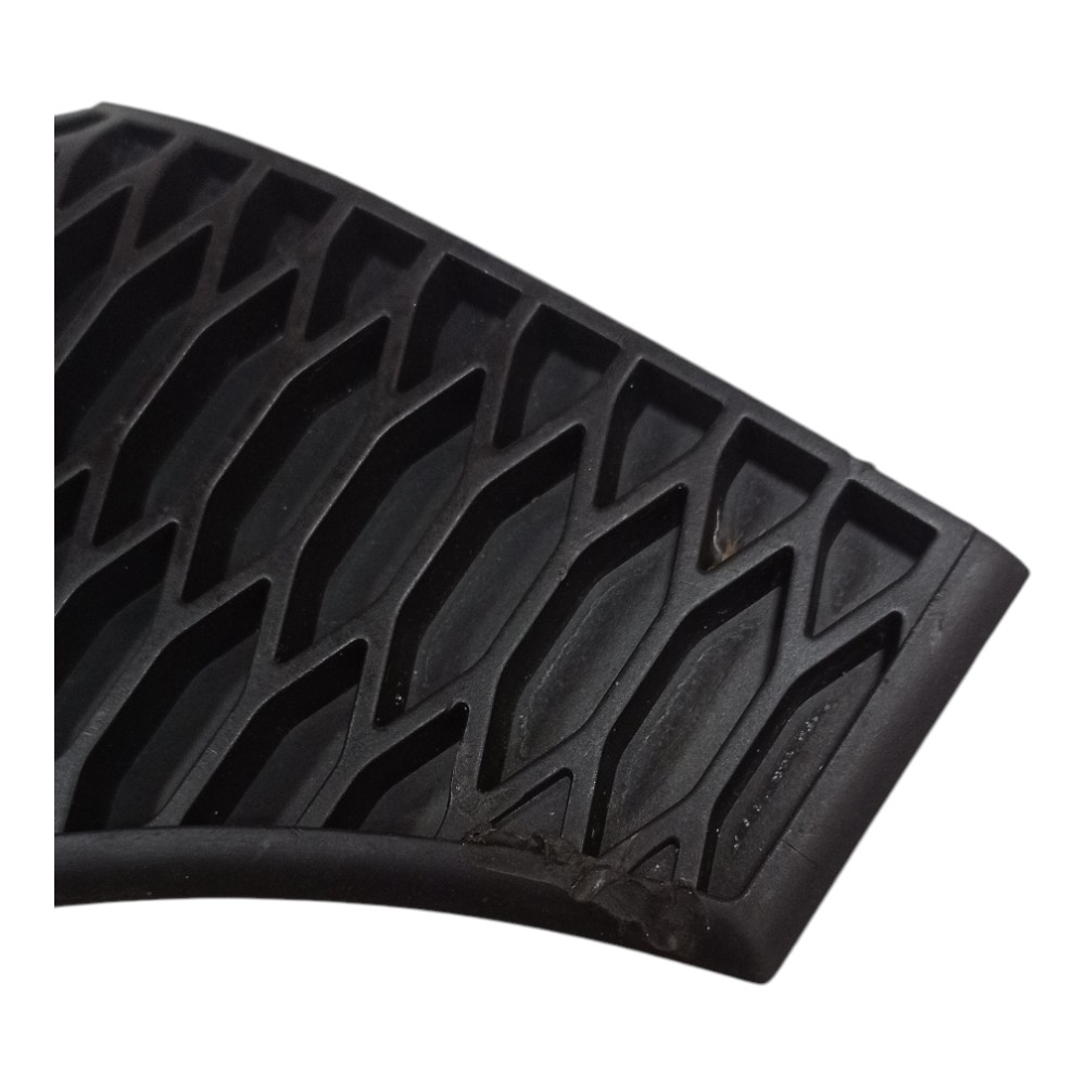 Acabamento Esquerdo Grade Mercedes Benz Axor Original  Preto 2