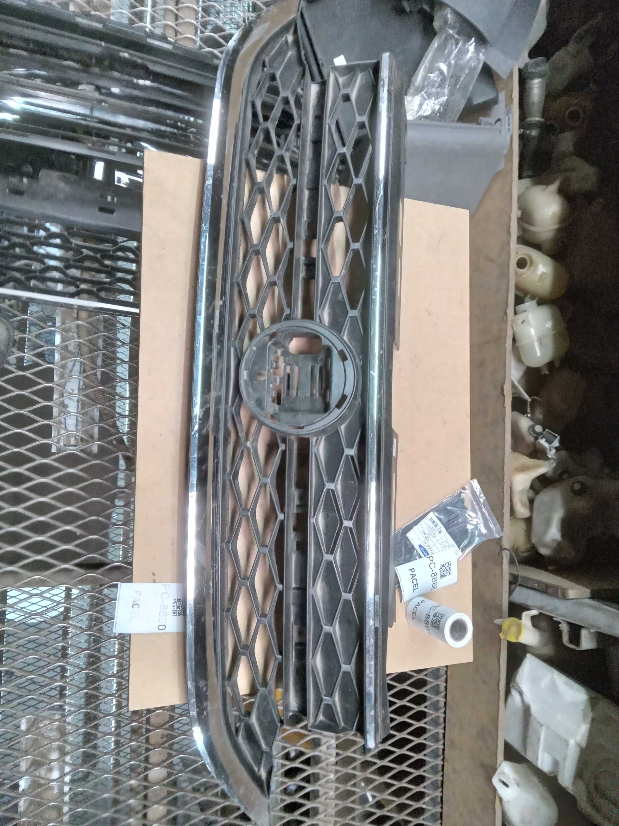 GRADE FRONTAL VW TAOS
