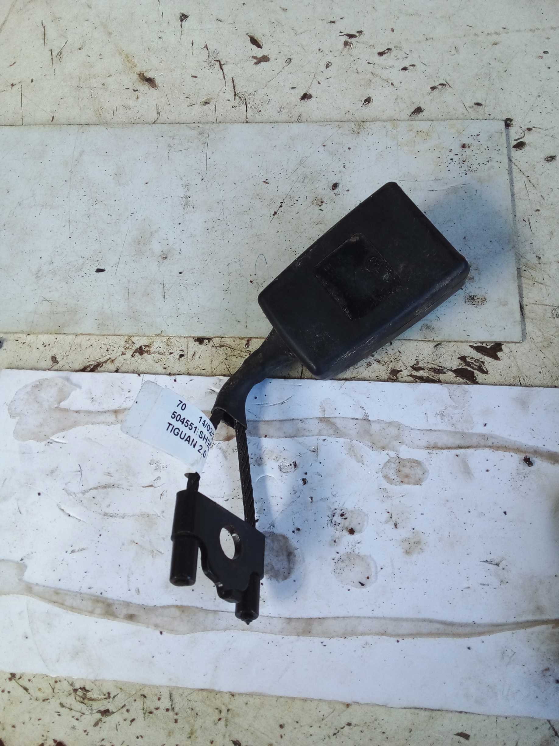 CINTO TRAVA FEMEA DIANT ESQUERDO TIGUAN 2011 1