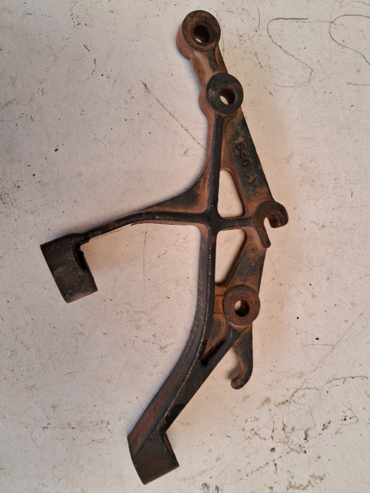 Suporte Caixa Bateria Scania Filtro Ar G420 124  2010 A 2011 4