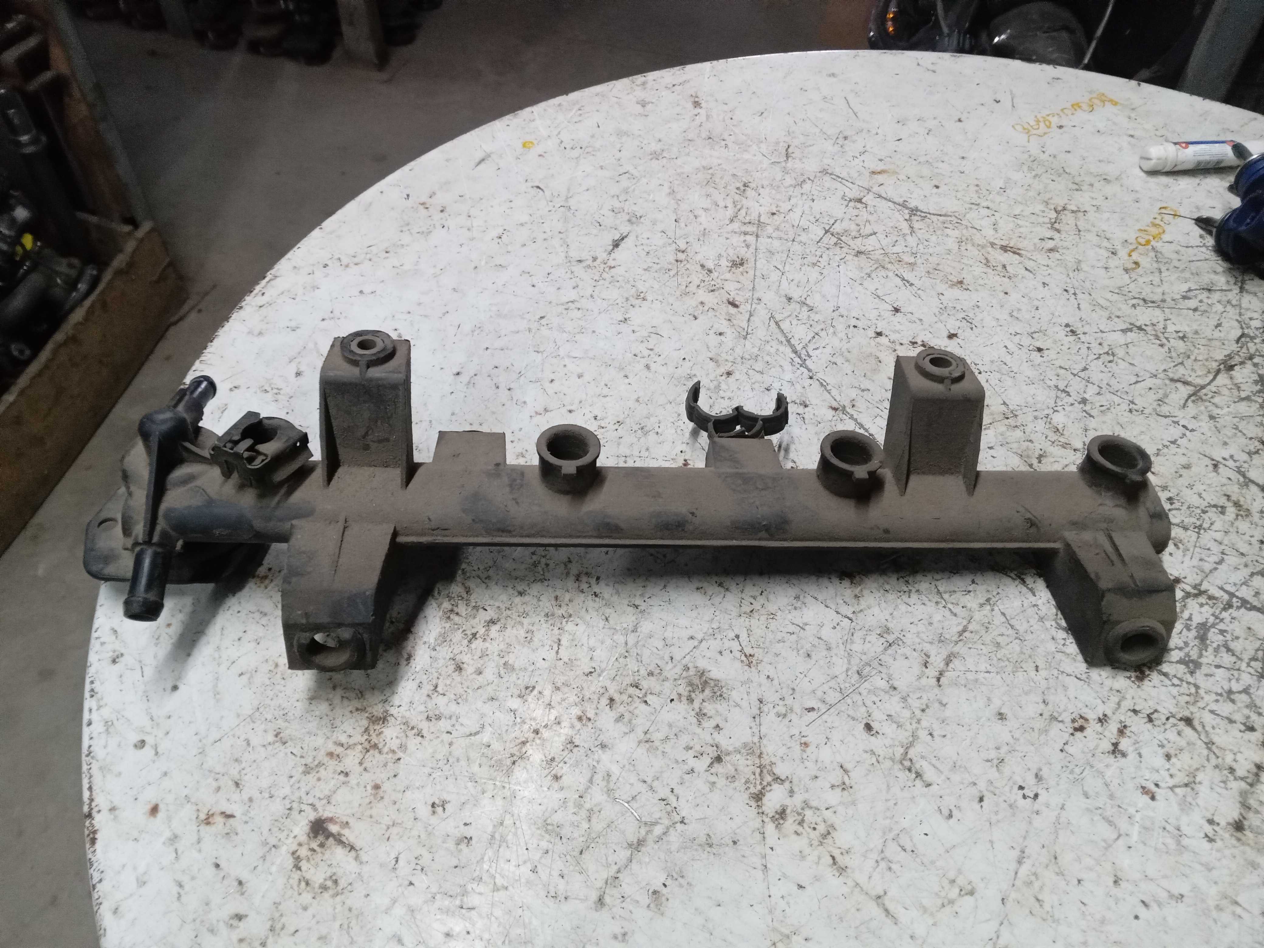 FLAUTA BICO INJETORES PEUGEOT 406 OU 306 OU CITROEN 2