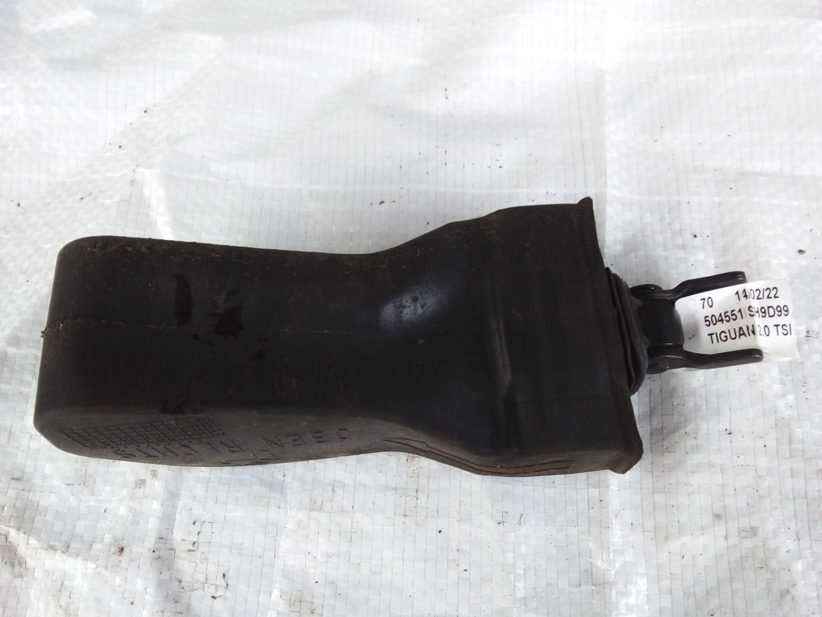 LIMITADOR PORTA TRASEIRA ESQUERDA TIGUAN 2012 1