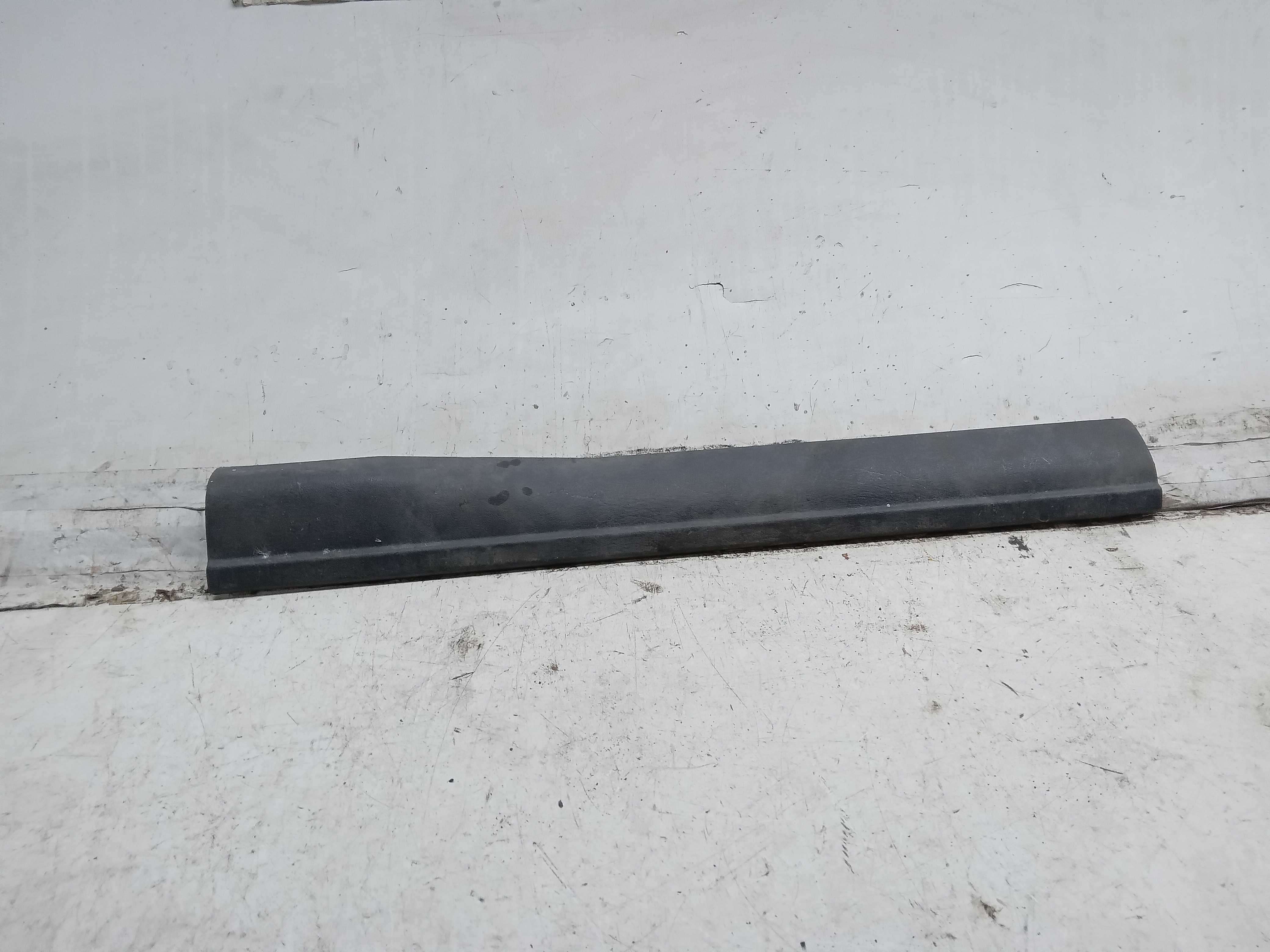 ACABAMENTO MOLDURA SOLEIRA PORTA VOLVO 460 1995