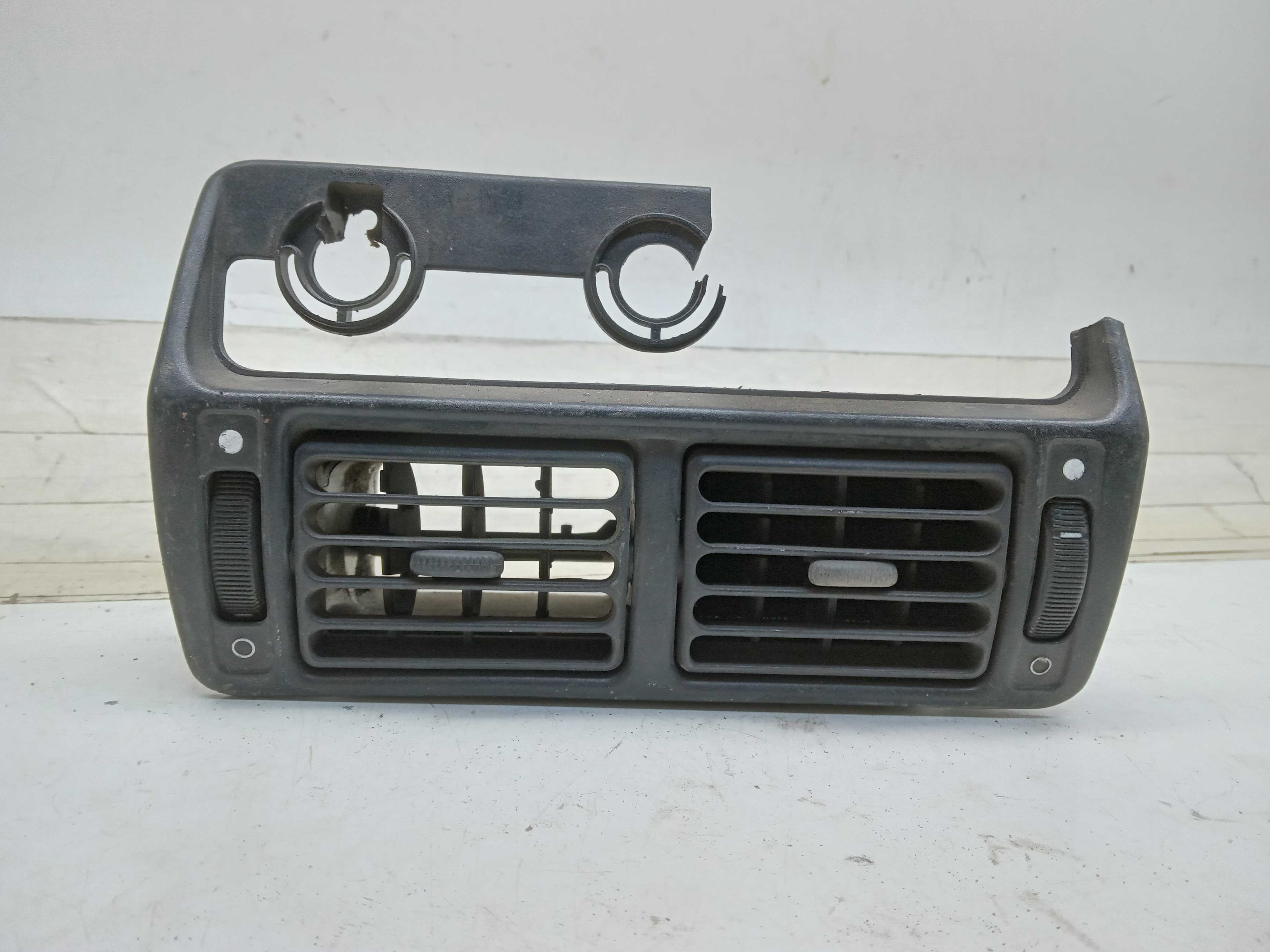 DIFUSOR AR PAINEL CENTRAL FORD ESCORT 1