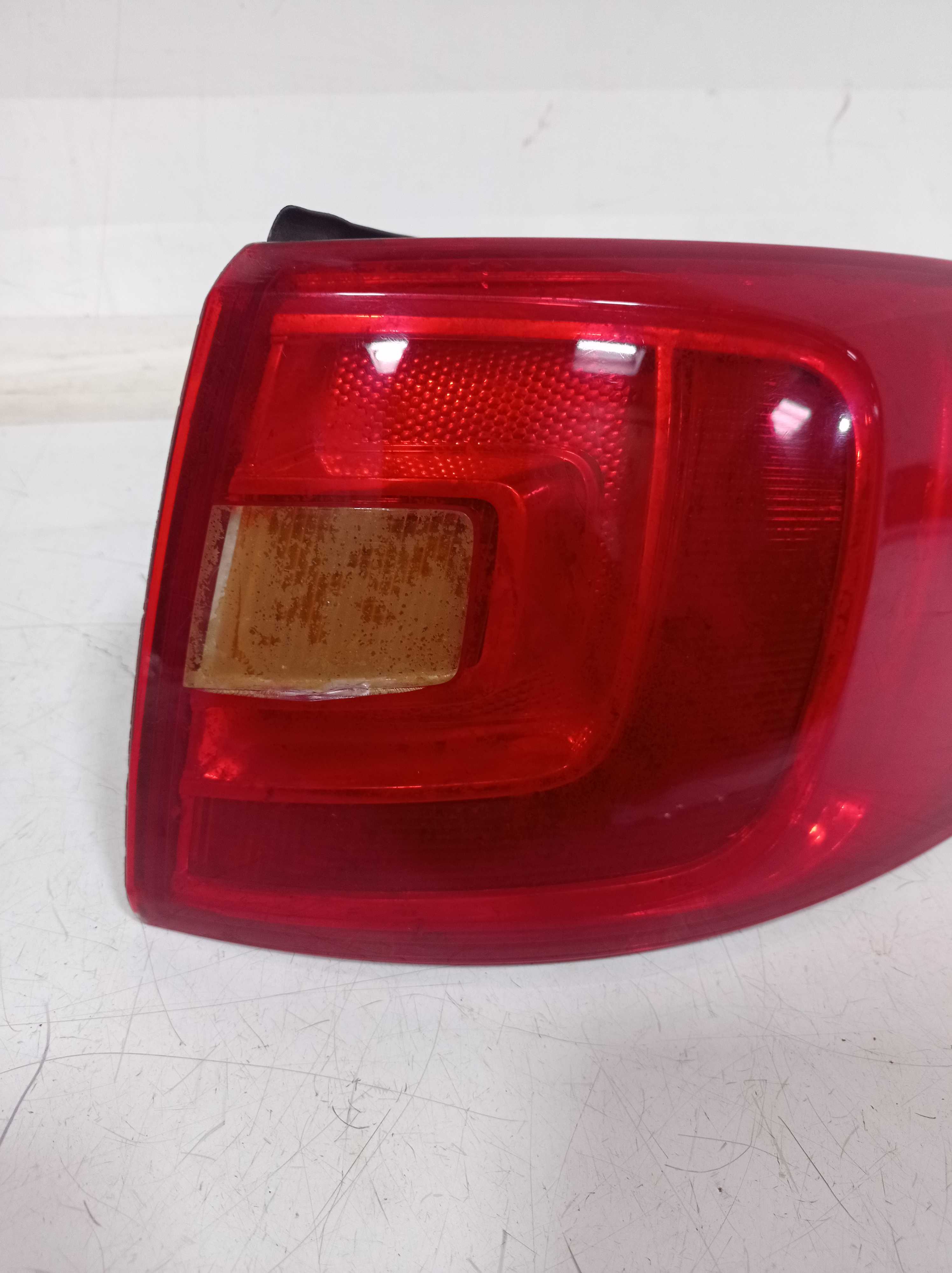 LANTERNA TRASEIRA ESQUERDA VOLKSWAGEN JETTA 2013 2