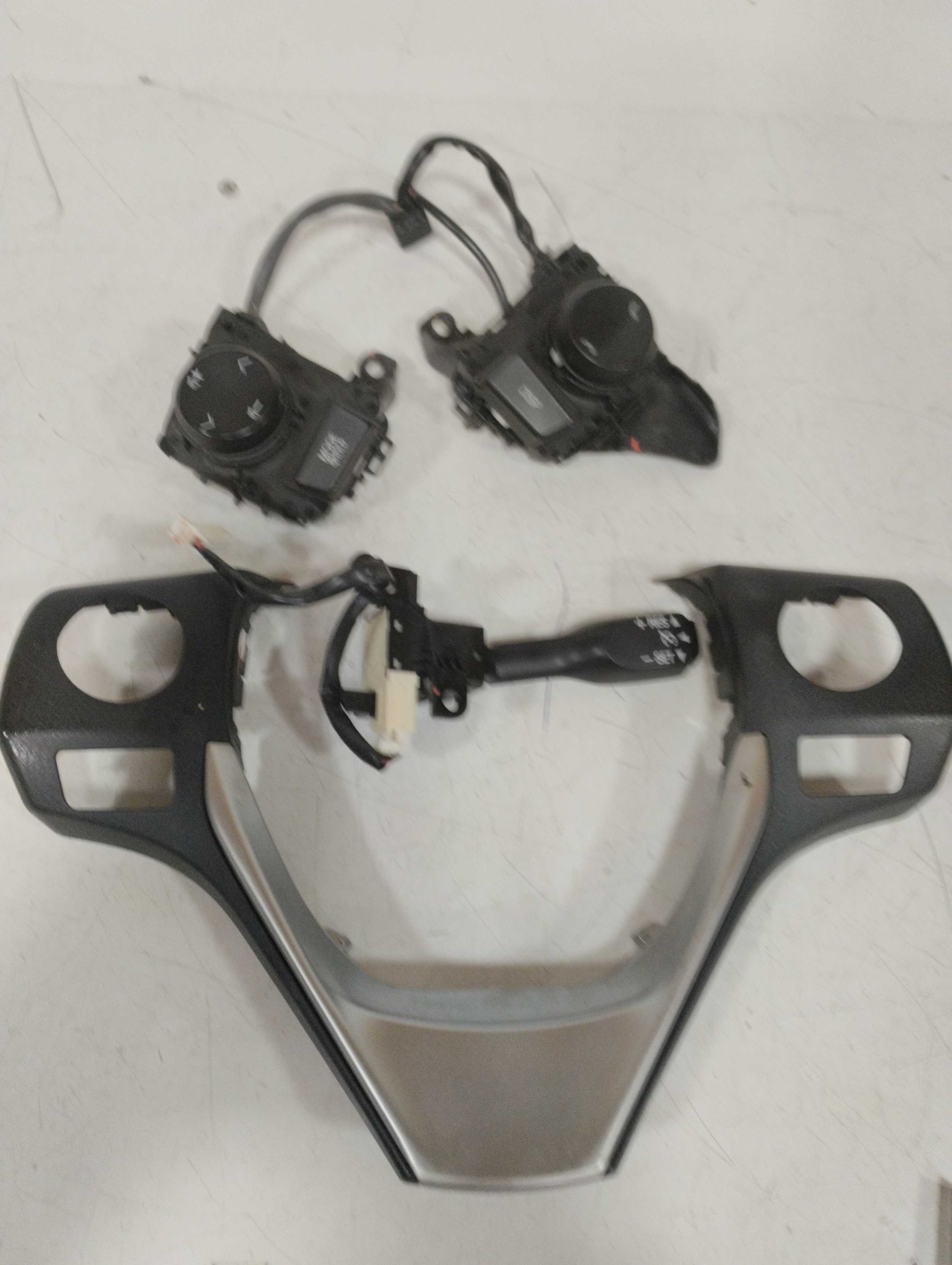 Comando volante Toyota Yaris 2018 2019 1