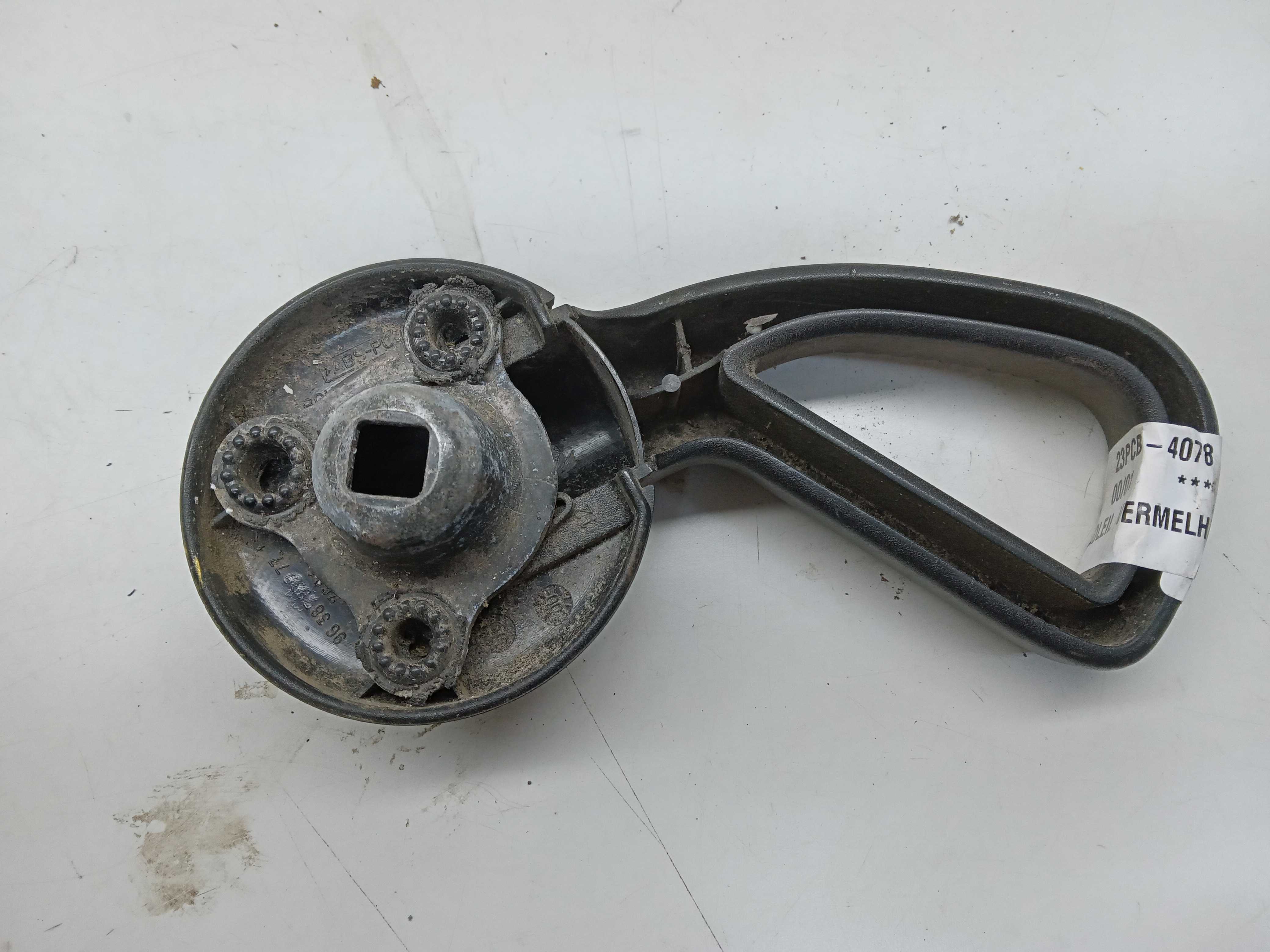 ACABAMENTO ALAVANCA REGULAGEM BANCO PEUGEOT 206 2000 2