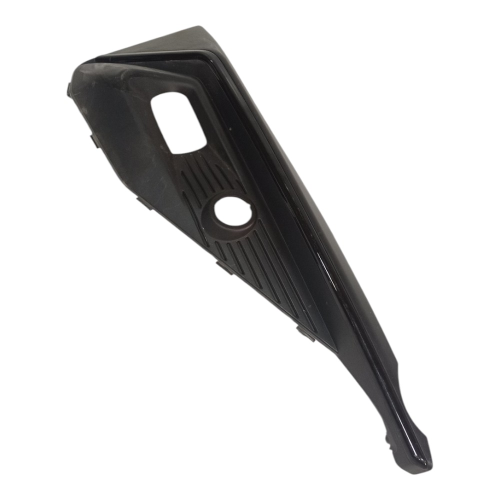 * MOLDURA FAROL MILHA DIREITO GWM HAVAL H6 2023 A 2025