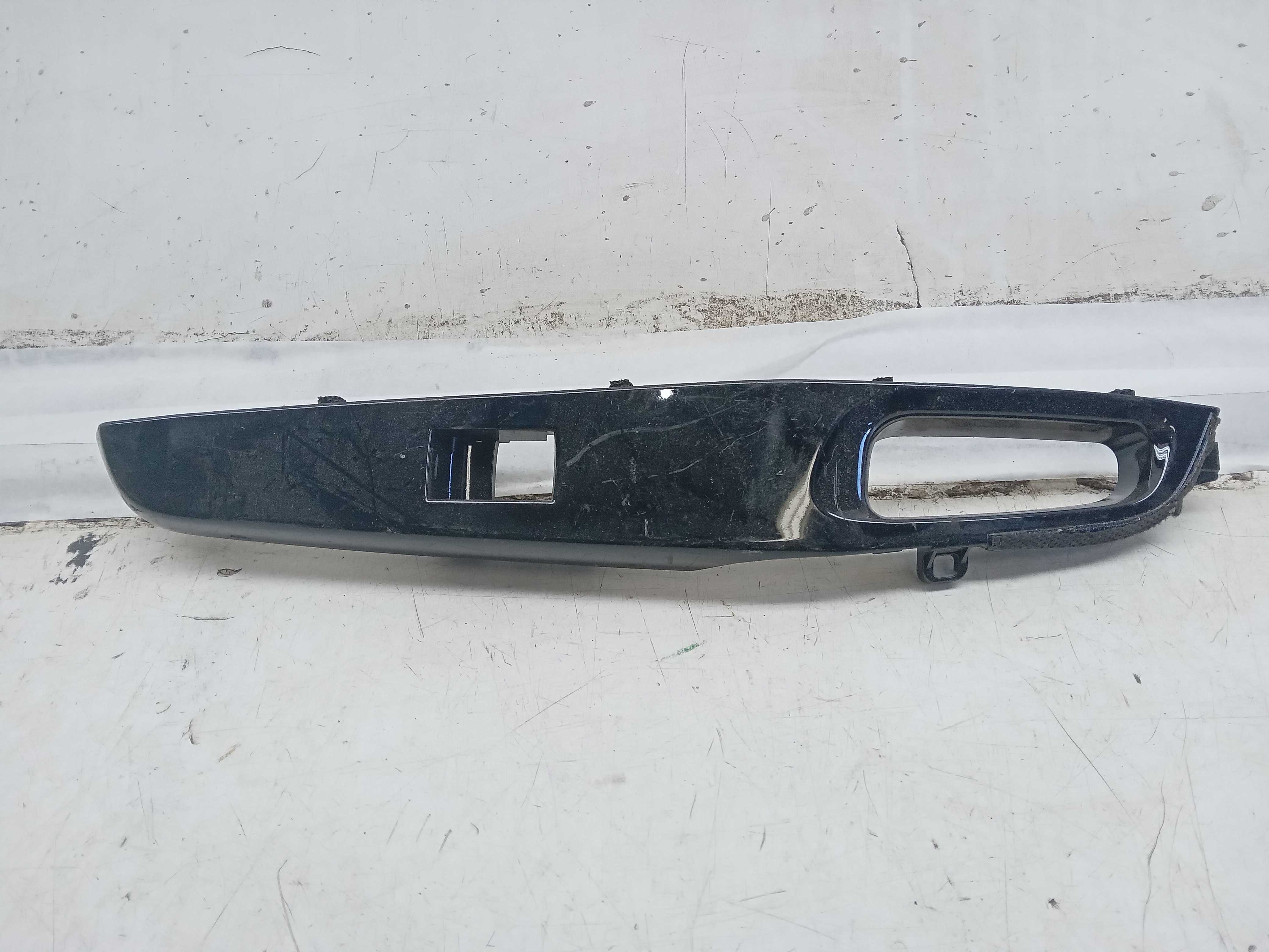 ACABAMENTO MOLDURA BOTÃO VIDRO DIANTEIRO LD TOYOTA YARIS 19 2