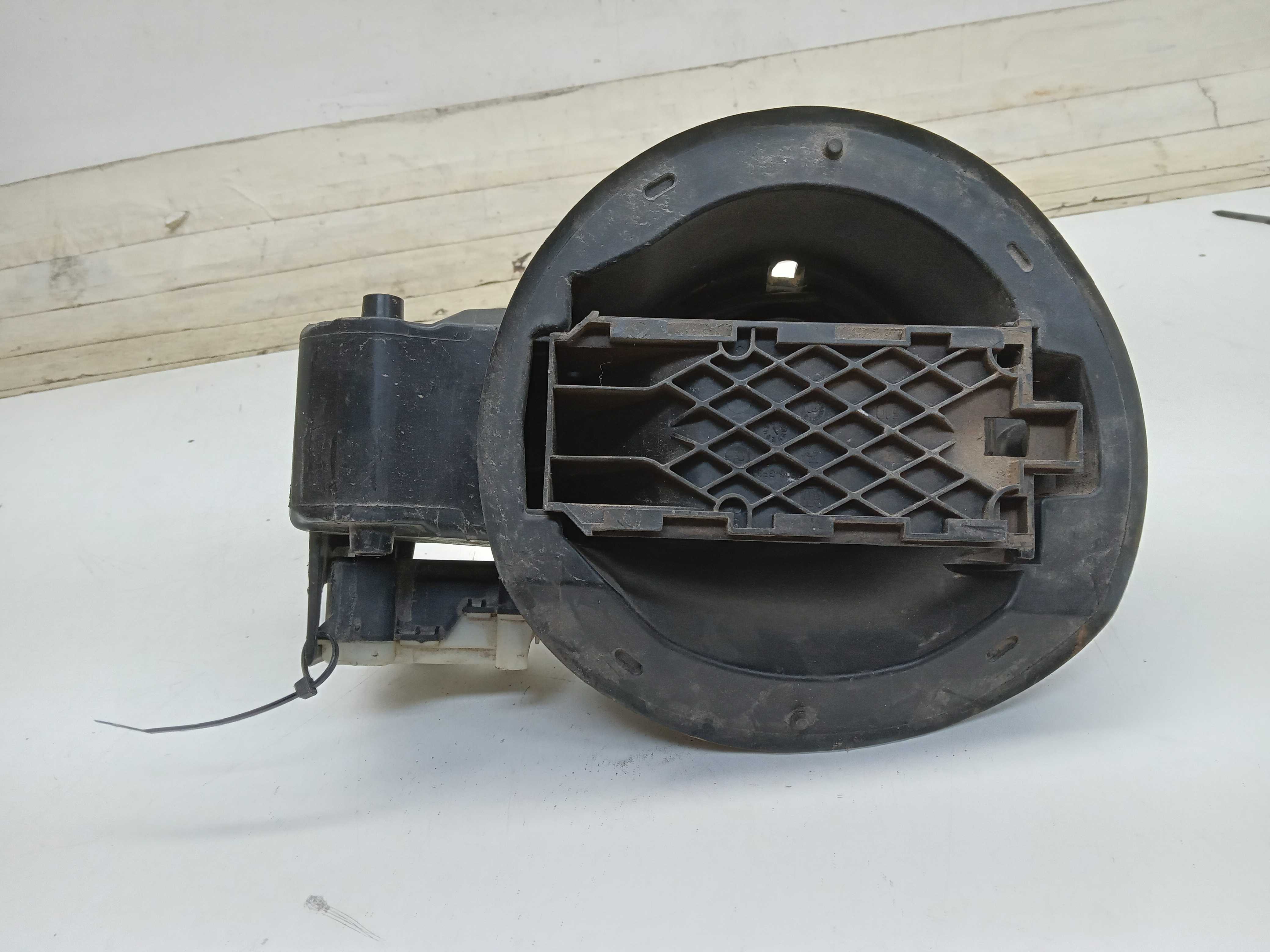 PORTINHOLA TANQUE COMBUSTIVEL GM ONIX 2011 1