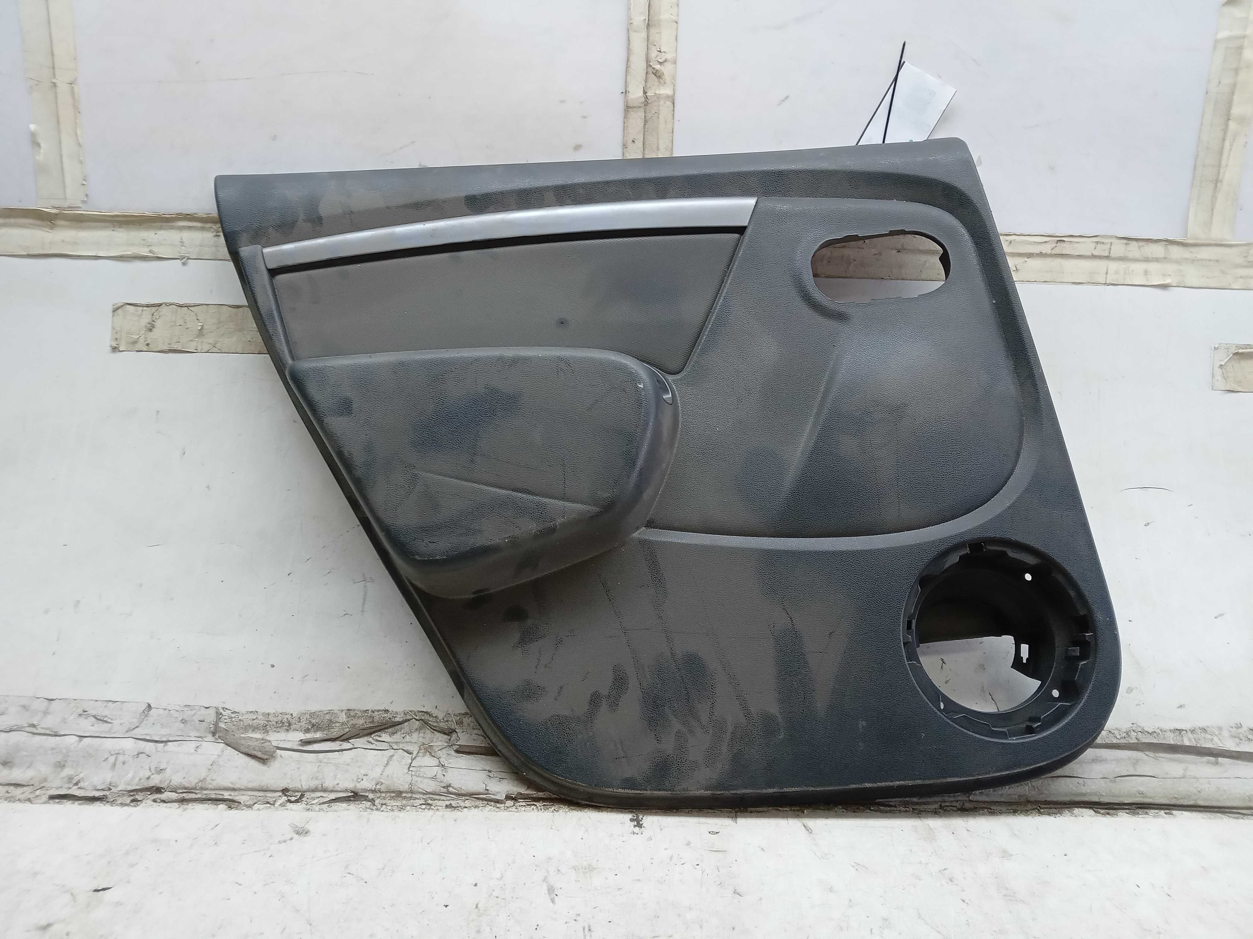FORRO PORTA TRASEIRA LE RENAULT DUSTER 2014 1